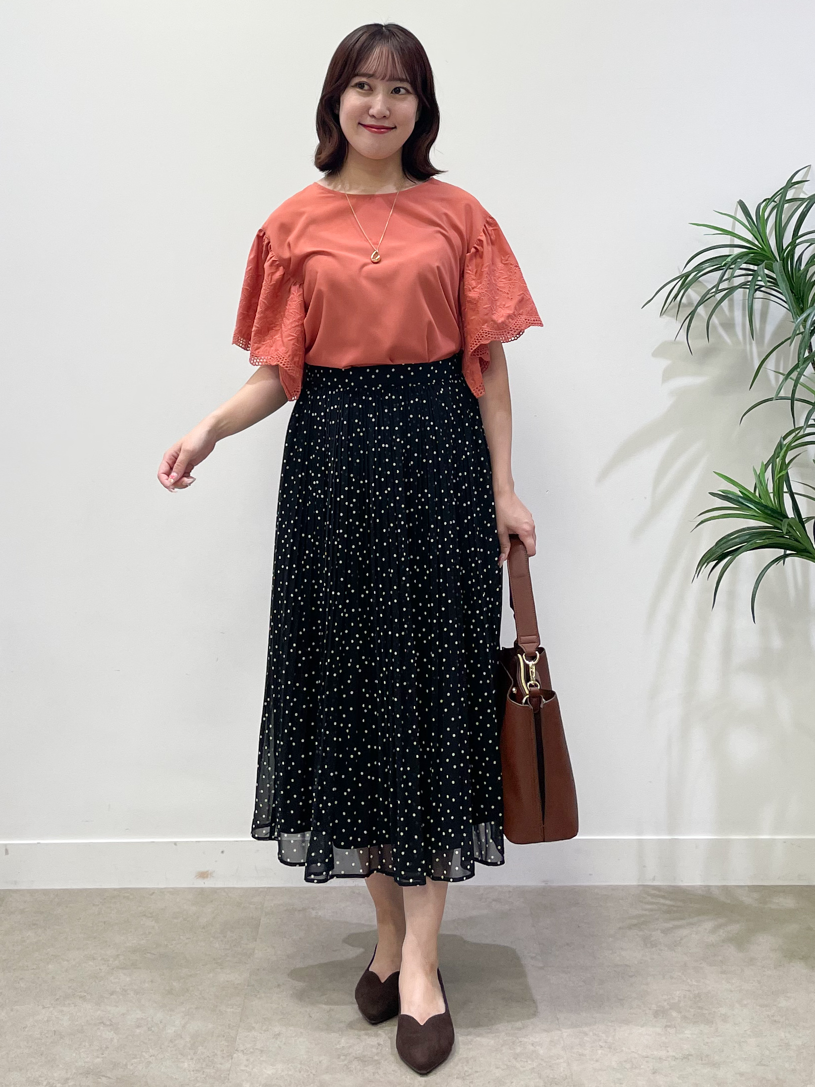 yukariさんの「Reflect｜【通勤◎】スカラップレーススリーブ ブラウス」を使ったコーディネート