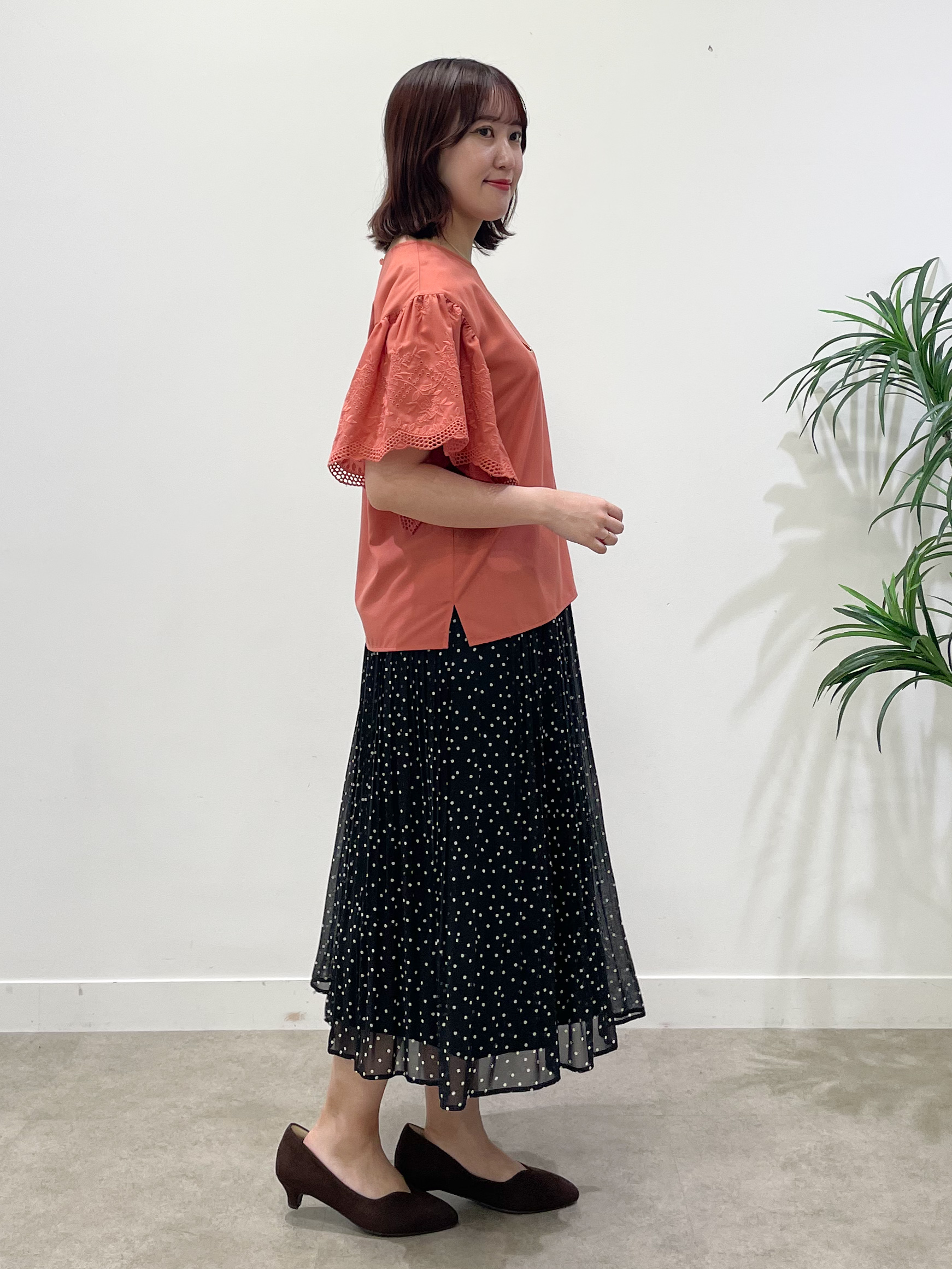 yukariさんの「Reflect｜【通勤◎】スカラップレーススリーブ ブラウス」を使ったコーディネート