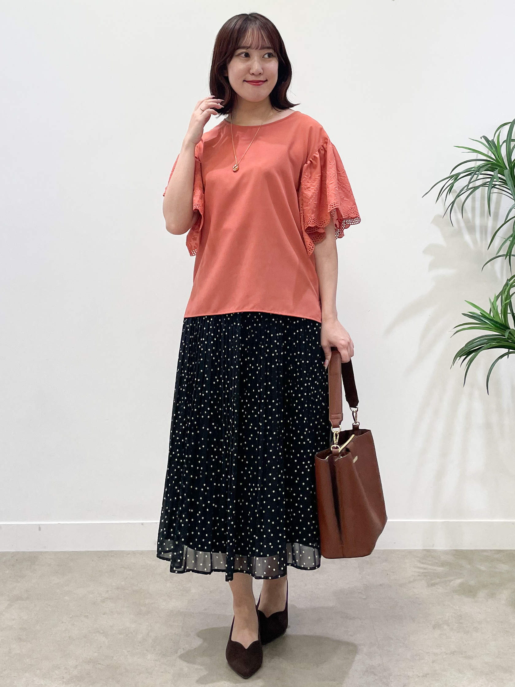 yukariさんの「Reflect｜【通勤◎】スカラップレーススリーブ ブラウス」を使ったコーディネート
