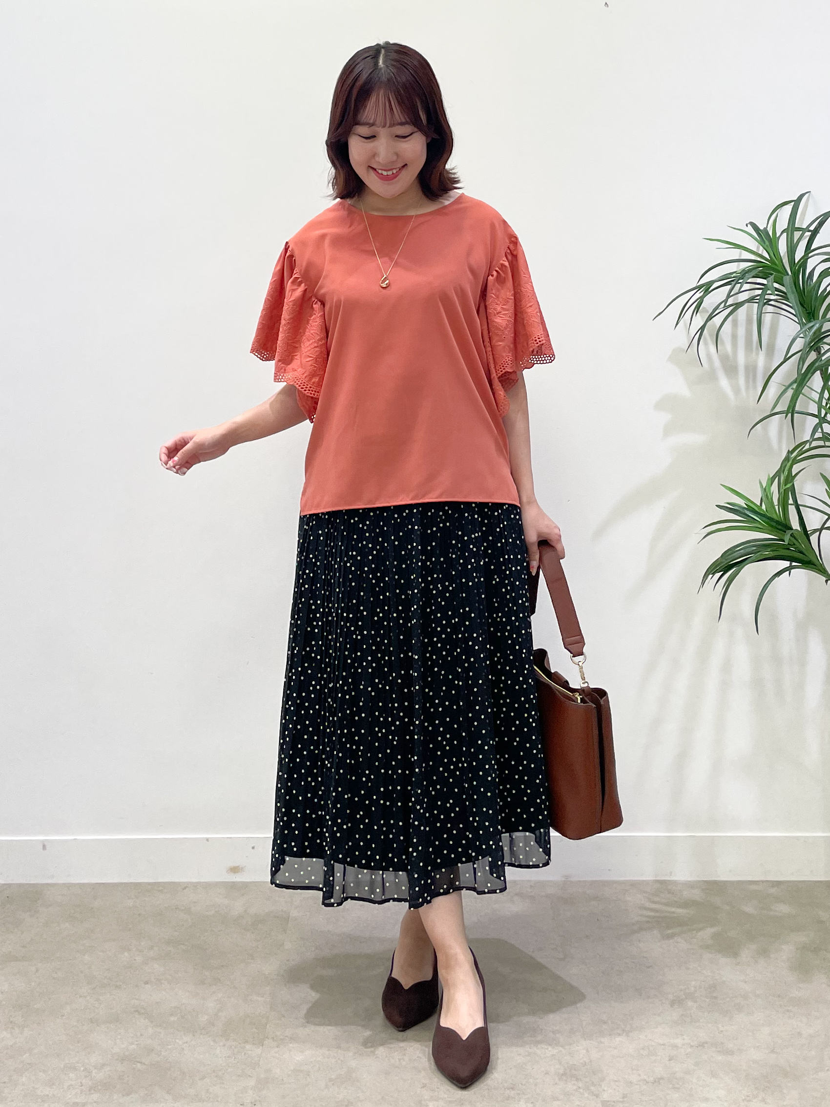 yukariさんの「Reflect｜【通勤◎】スカラップレーススリーブ ブラウス」を使ったコーディネート