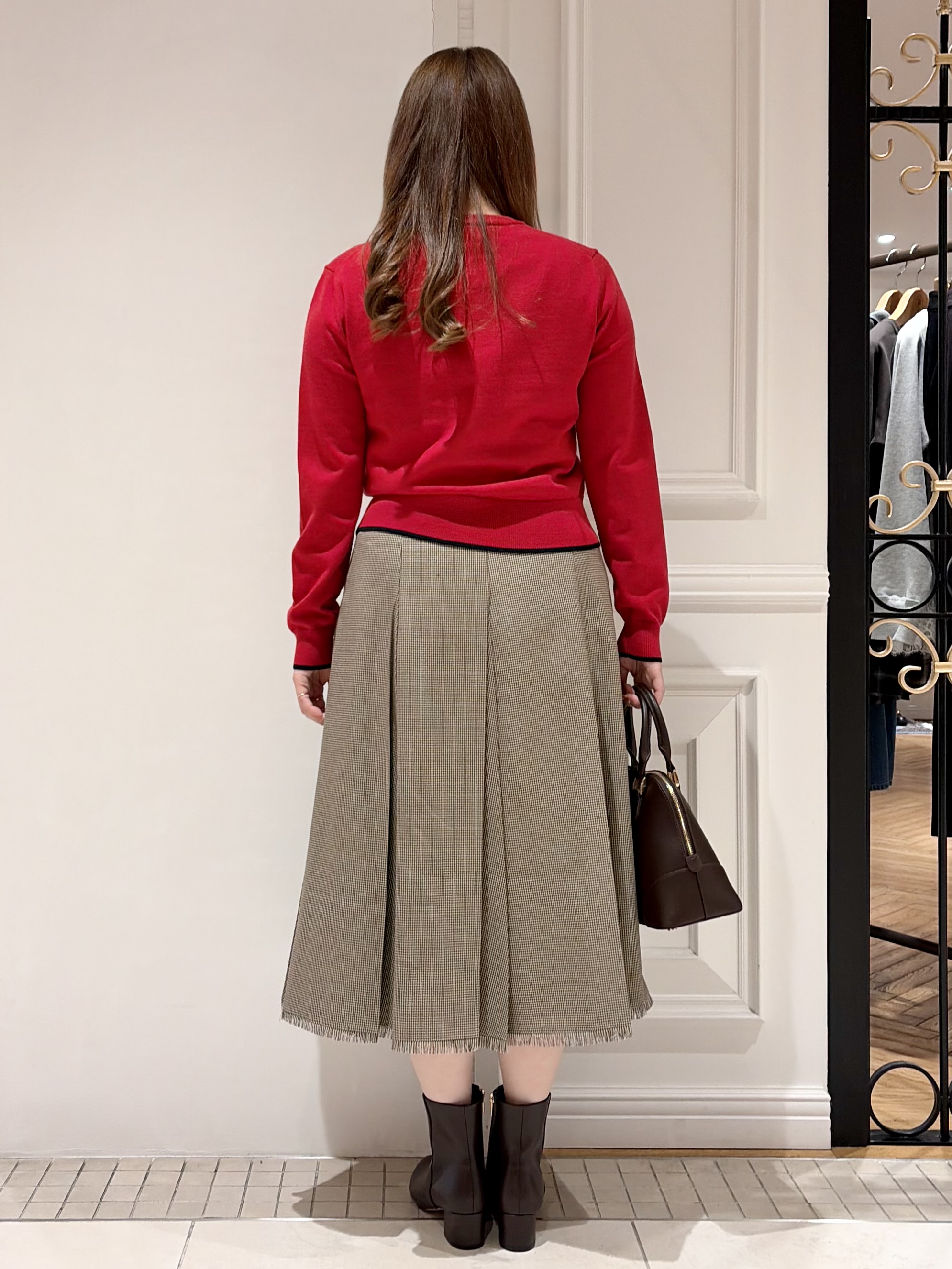 minowaさんの「DRESSTERIOR｜ゼニアバル―ファキャッシュウールクルーネックカーディガン」を使ったコーディネート