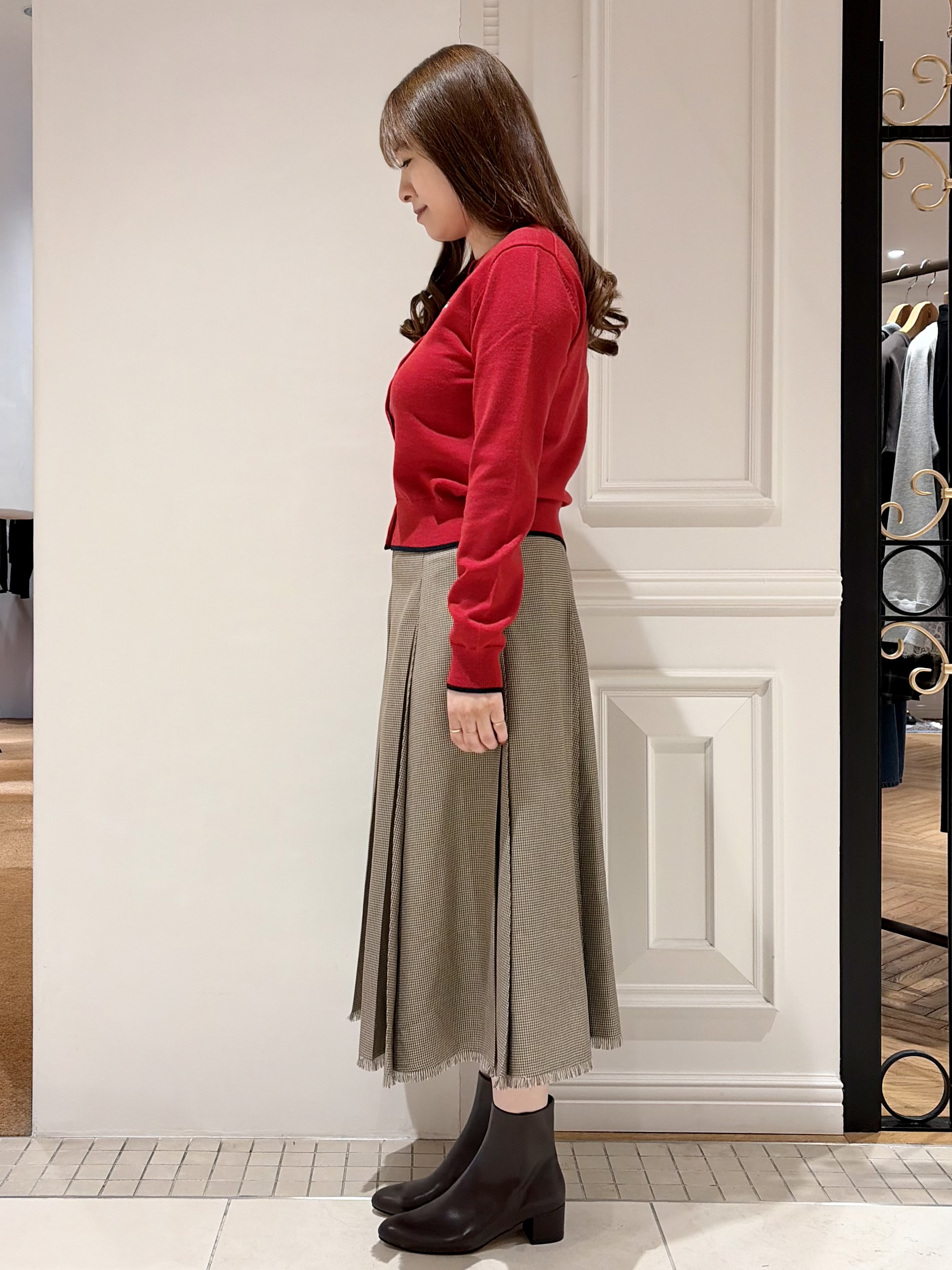 minowaさんの「DRESSTERIOR｜ゼニアバル―ファキャッシュウールクルーネックカーディガン」を使ったコーディネート