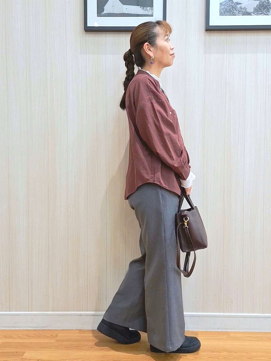 Saoさんの「SHOO･LA･RUE｜【洗濯後しわになりにくい/S-LL】こなれ見え ゆるっと キーネック金ボタンポケットシャツ」を使ったコーディネート