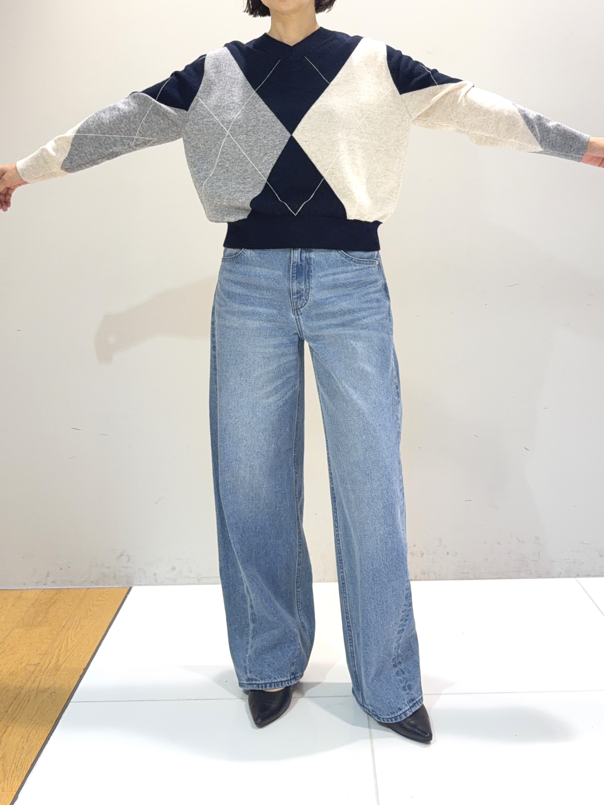murayamaさんの「INDIVI｜【新作登場！】カーブシルエットデニム」を使ったコーディネート