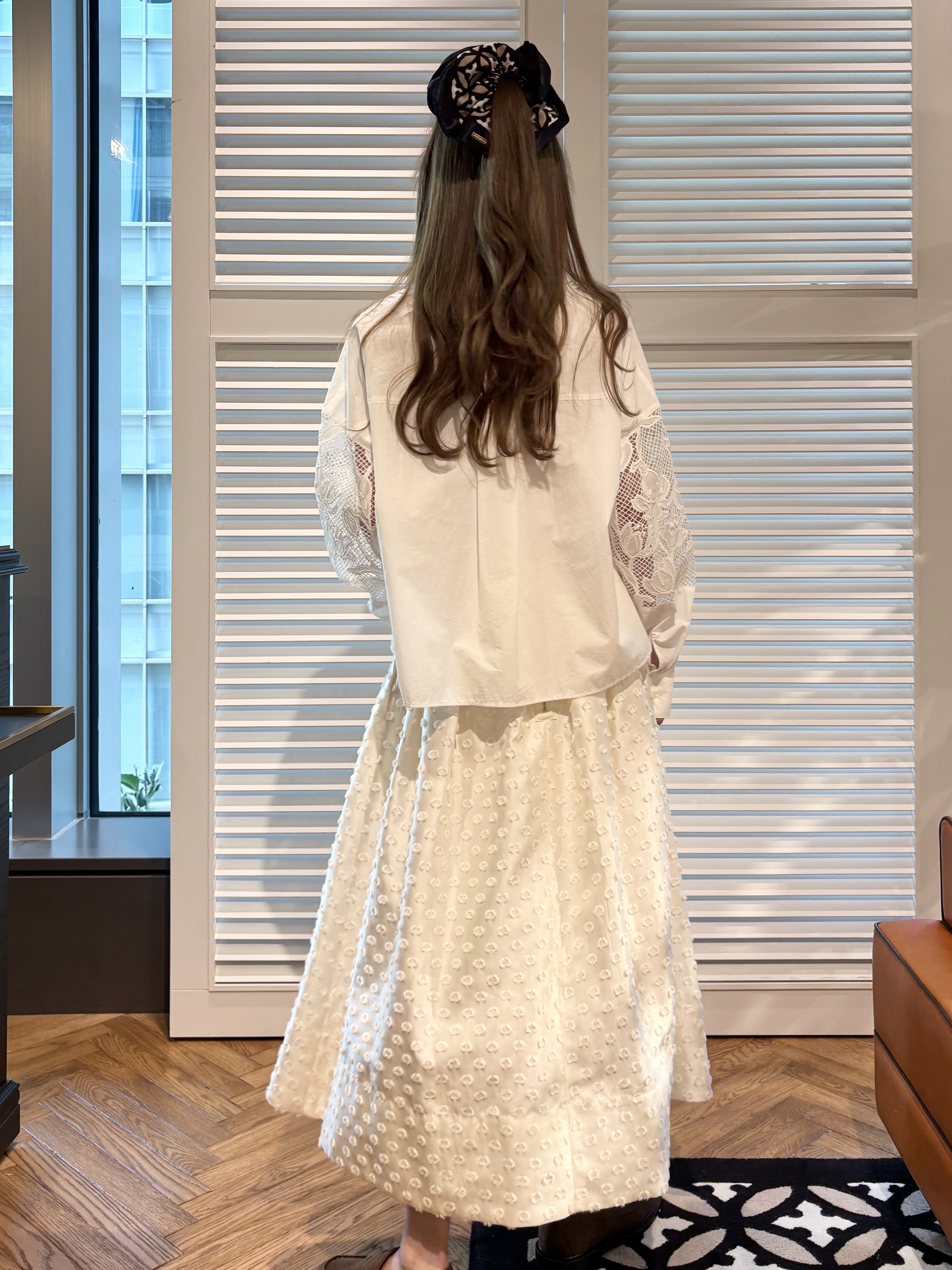清水夏姫さんの「DRESSTERIOR｜カットジャガードボリュームスカート」を使ったコーディネート