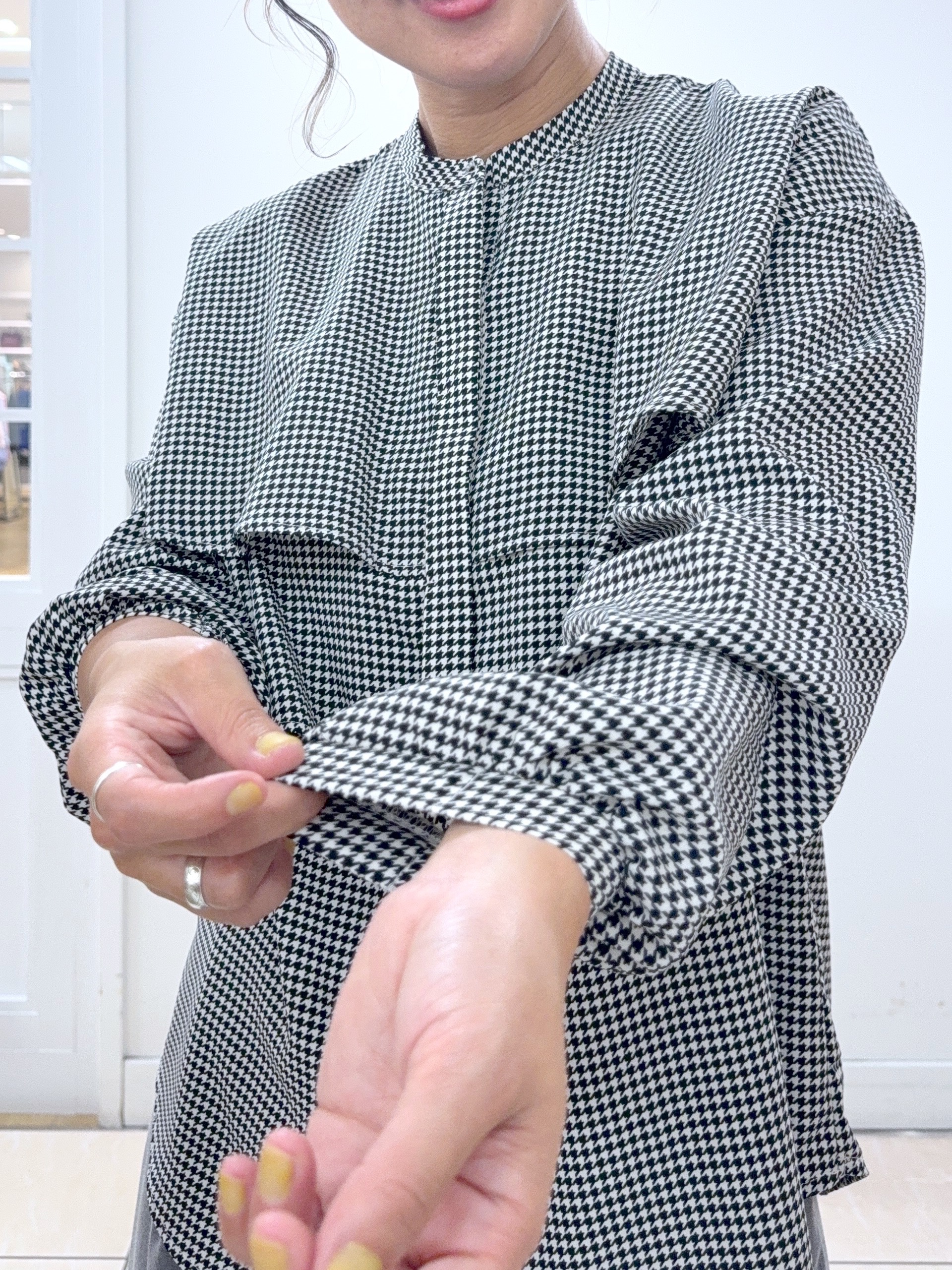 Osawaさんの「Dessin｜ミラノリブVネックカーディガン」を使ったコーディネート