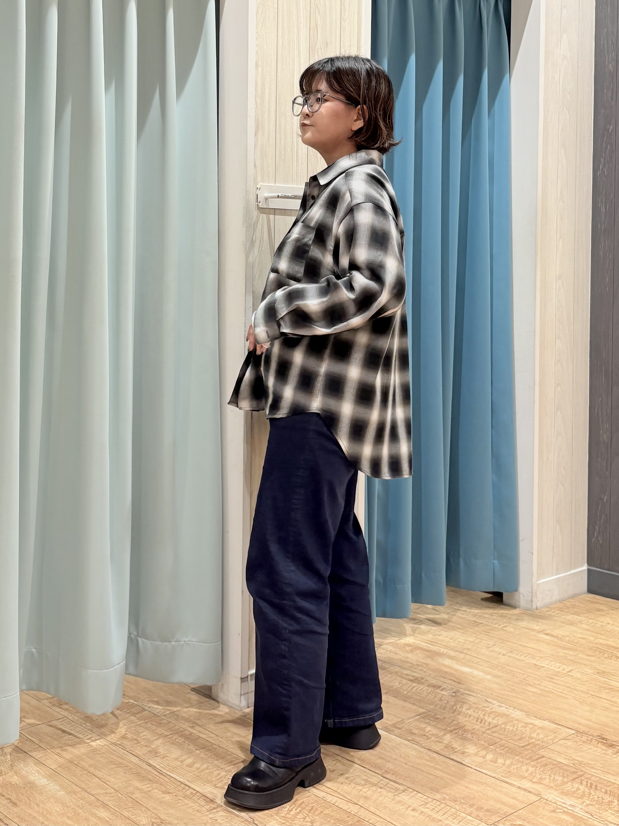 砂糖さんの「SHOO･LA･RUE｜【洗濯後しわになりにくい/S-LL】気分で選ぶ 大人のデイリー使いに ベーシックシャツ」を使ったコーディネート