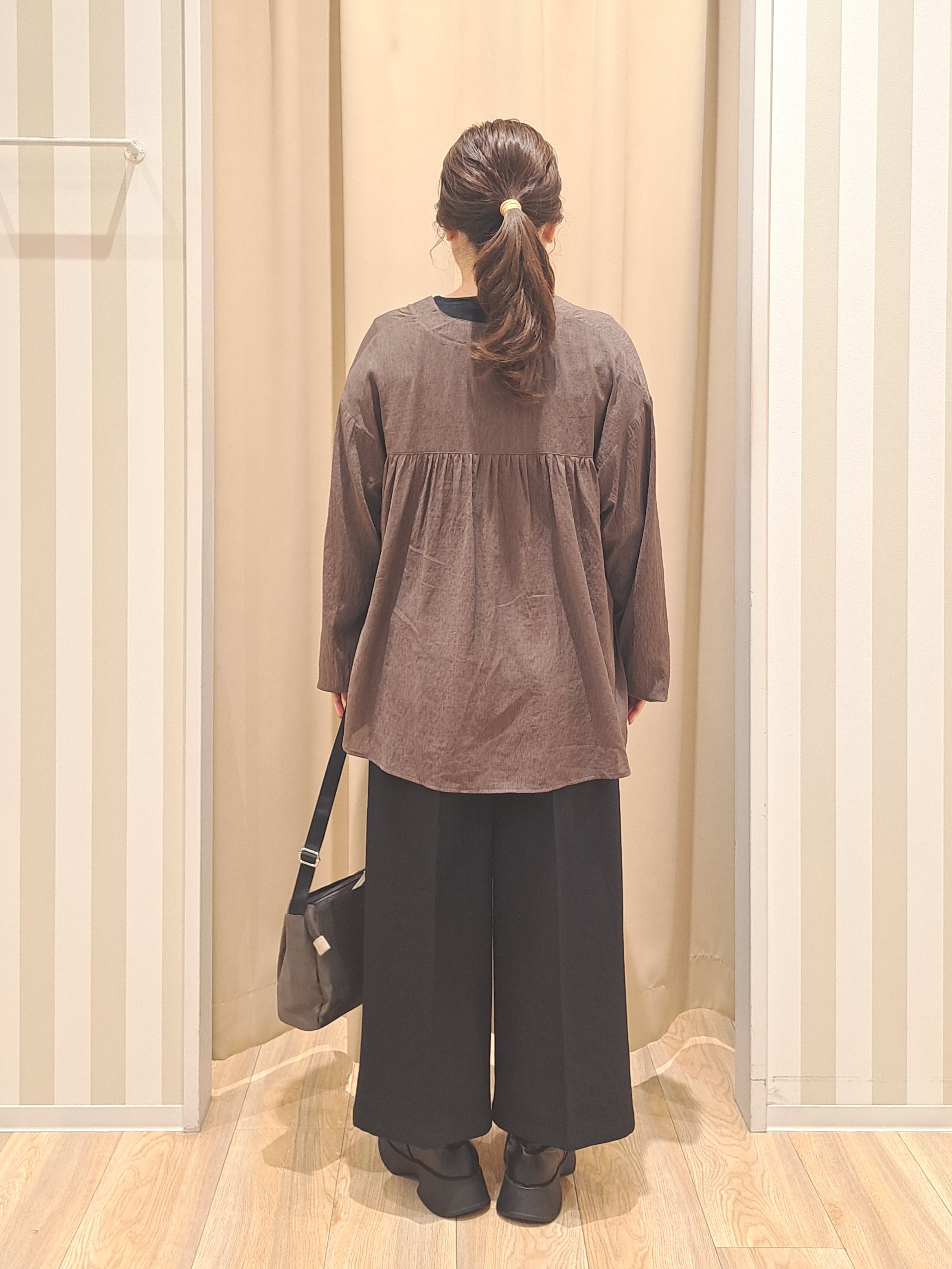 sho*さんの「SHOO･LA･RUE｜【S-LL/洗濯機可】着痩せシルエット シャーリングシャツカーディガン」を使ったコーディネート