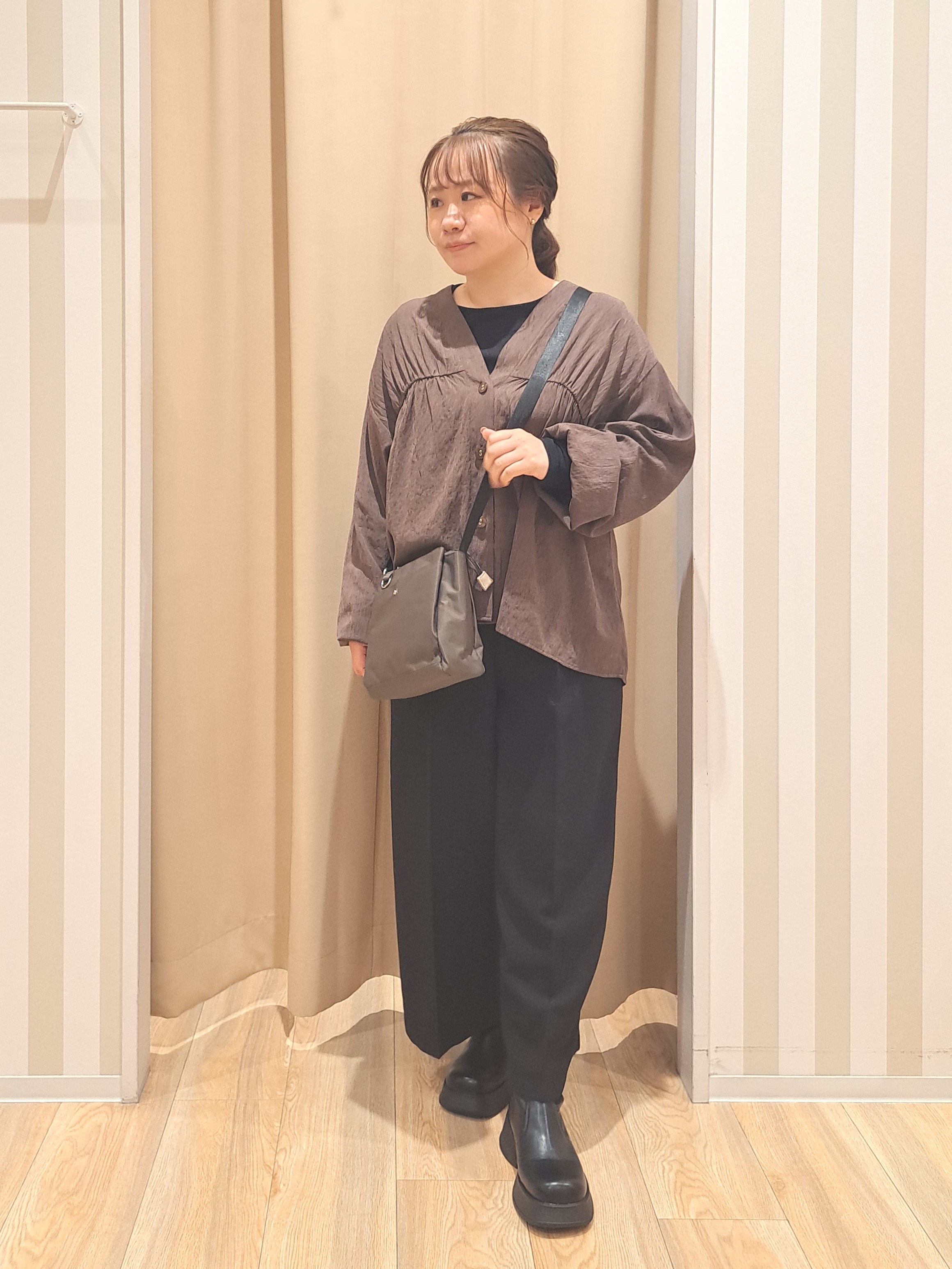 sho*さんの「SHOO･LA･RUE｜【S-LL/洗濯機可】着痩せシルエット シャーリングシャツカーディガン」を使ったコーディネート