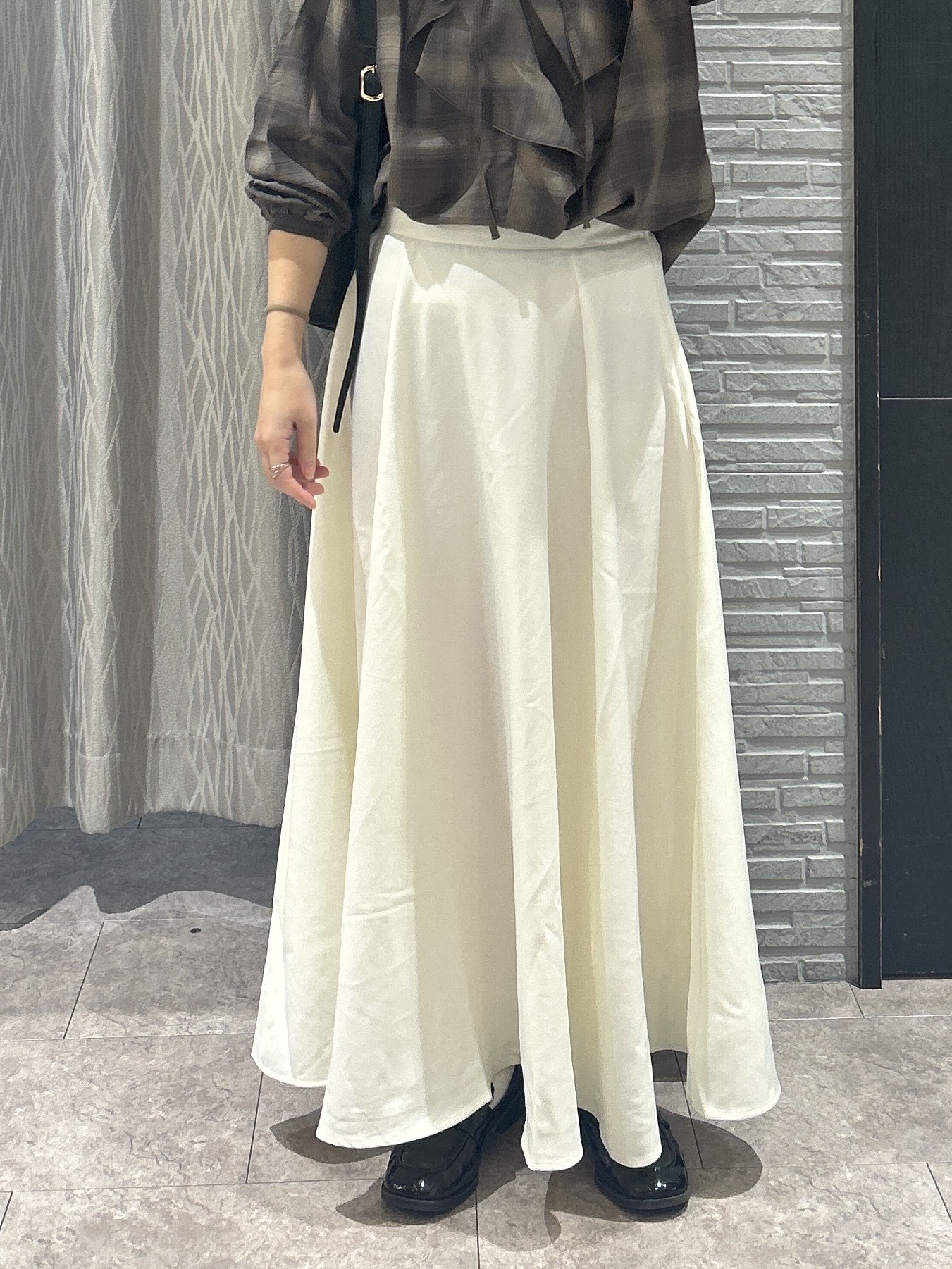 ga_riさんの「THE SHOP TK｜ビエラチェックフリルブラウス」を使ったコーディネート