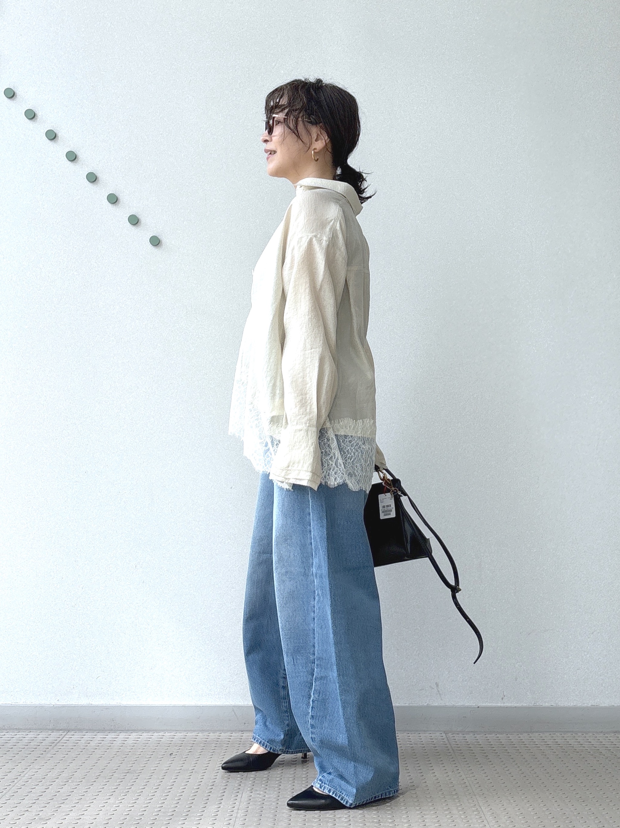 kawamuraさんの「DRESSTERIOR｜ヴィンテージライク レーストリムシャツ」を使ったコーディネート