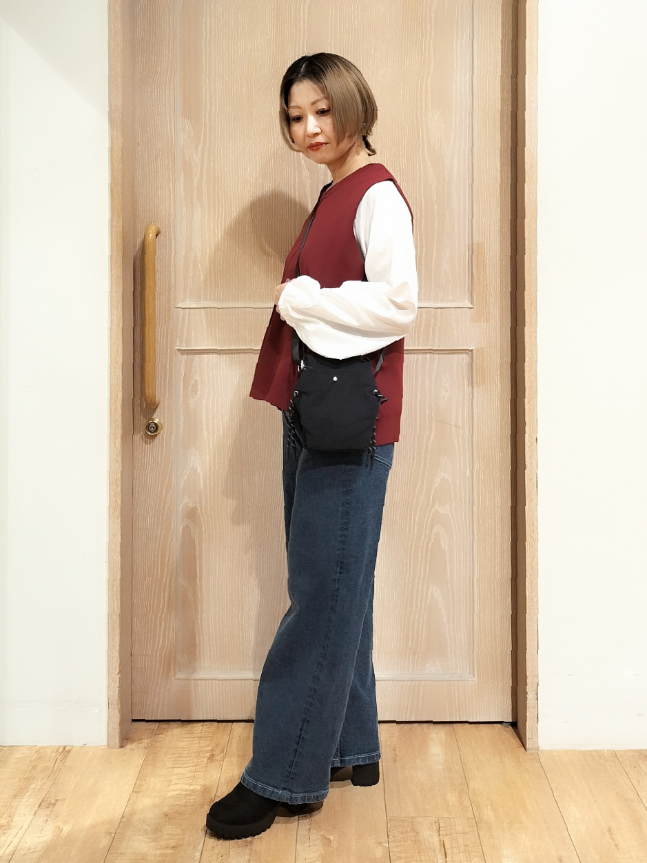 YUKIさんの「SHOO･LA･RUE｜【2点セット/S-LL】着回し自在 スポンディッシュニットベスト＆フレアシャツ」を使ったコーディネート