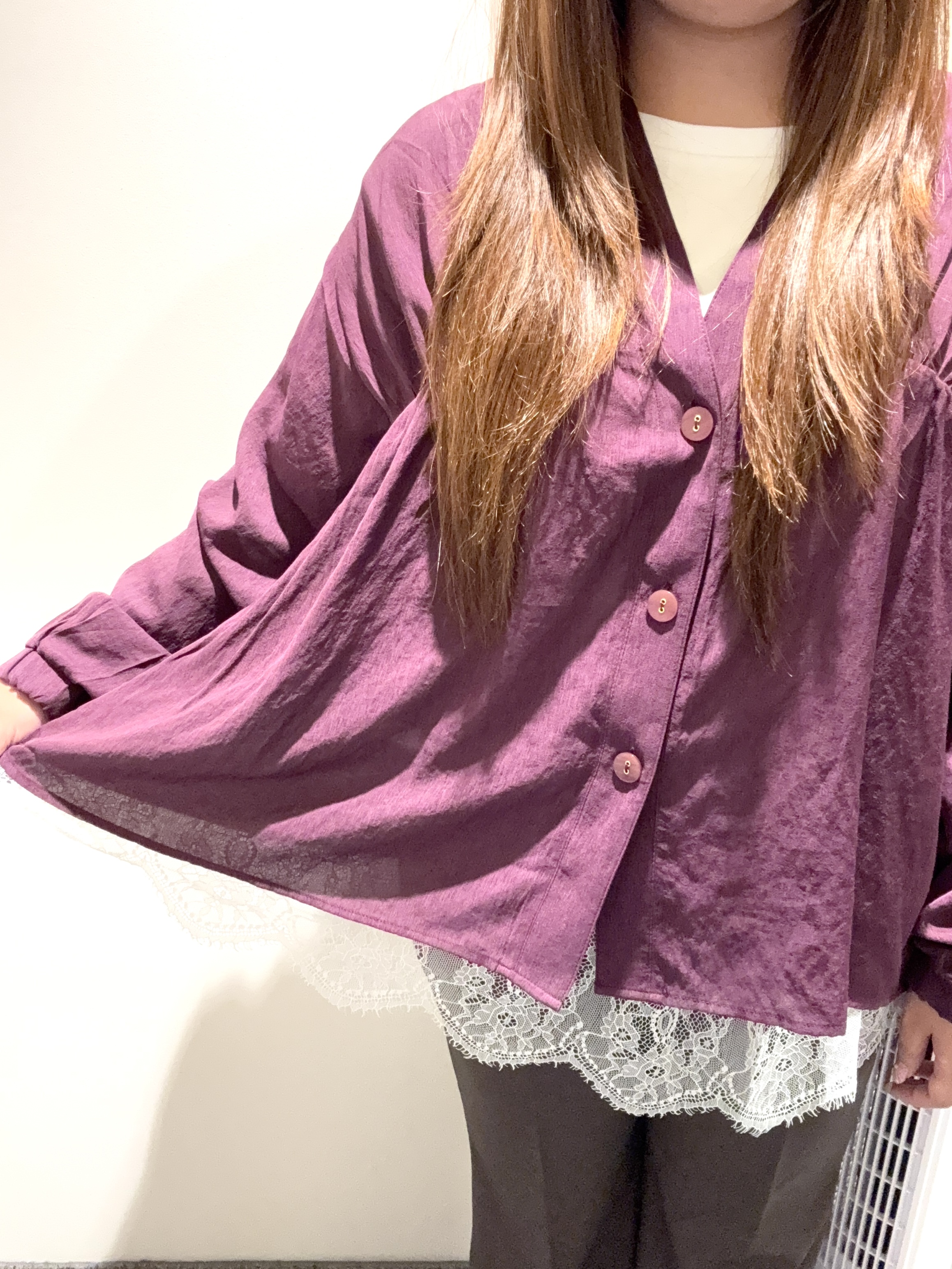 HANNAさんの「SHOO･LA･RUE｜【S-LL/洗濯機可】着痩せシルエット シャーリングシャツカーディガン」を使ったコーディネート