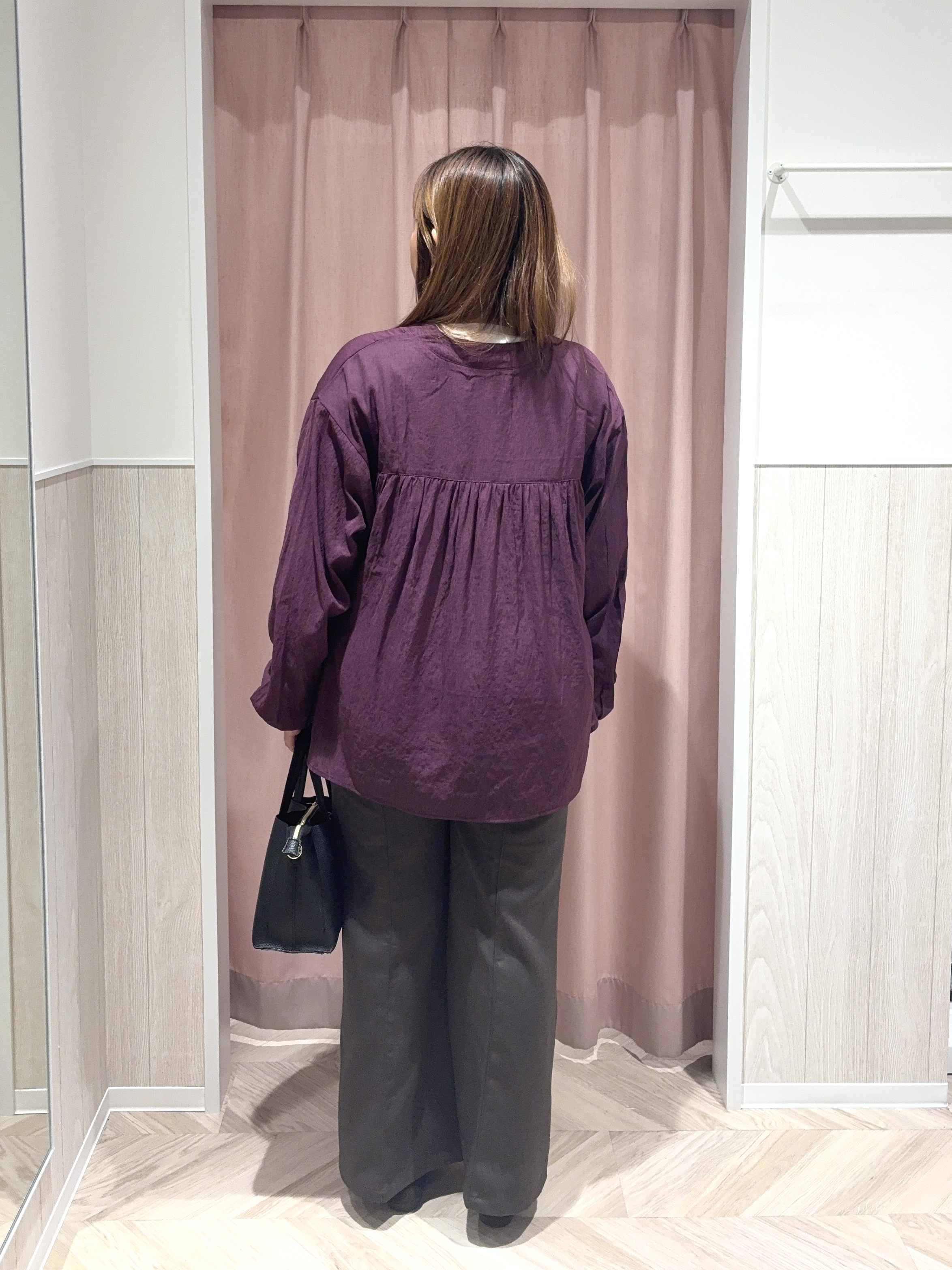 HANNAさんの「SHOO･LA･RUE｜【S-LL/洗濯機可】着痩せシルエット シャーリングシャツカーディガン」を使ったコーディネート