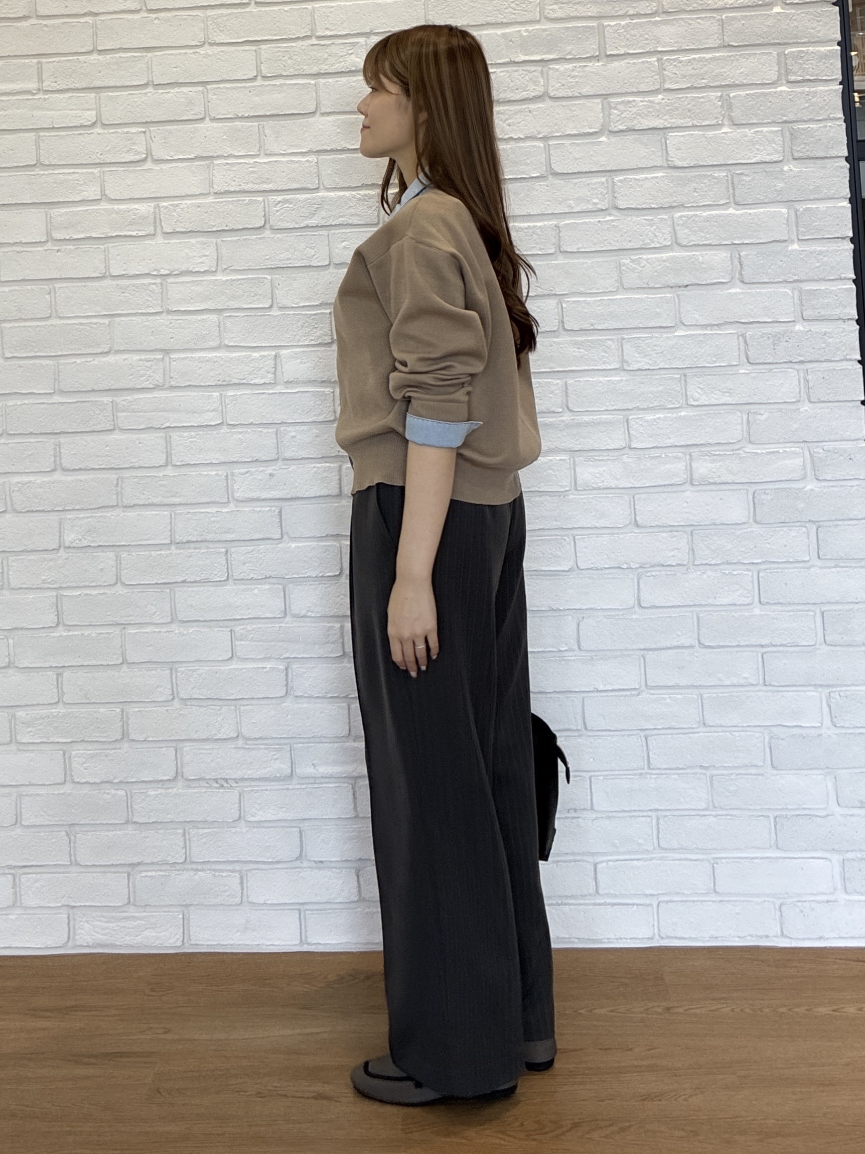 sayaさんの「SHOO･LA･RUE｜【S-LL/洗濯機可】デニム／チェック切替でこなれ見え 金ボタンニットカーディガン」を使ったコーディネート