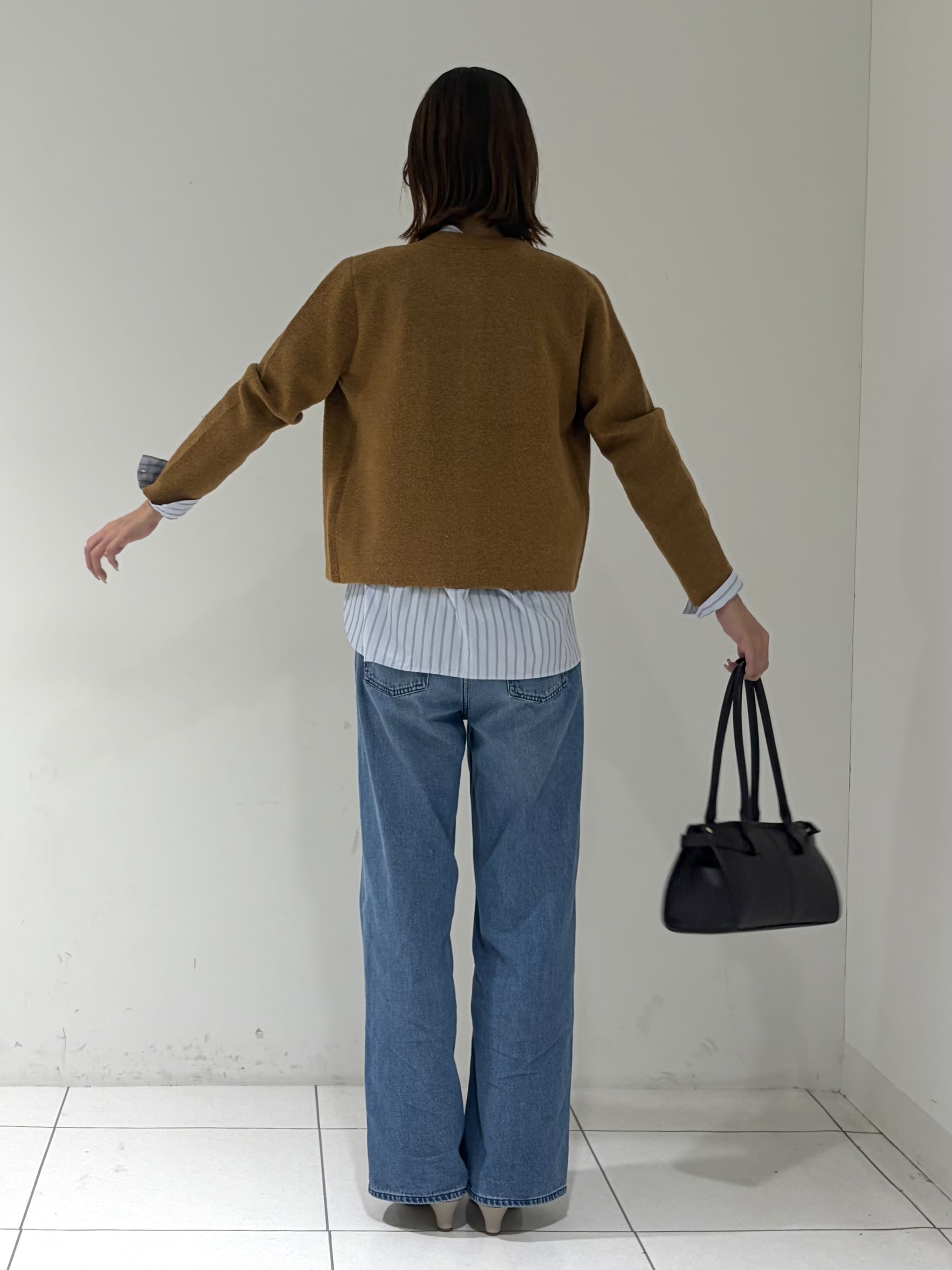 shioriさんの「INDIVI｜【軽やか】ブークレニットジャケット」を使ったコーディネート