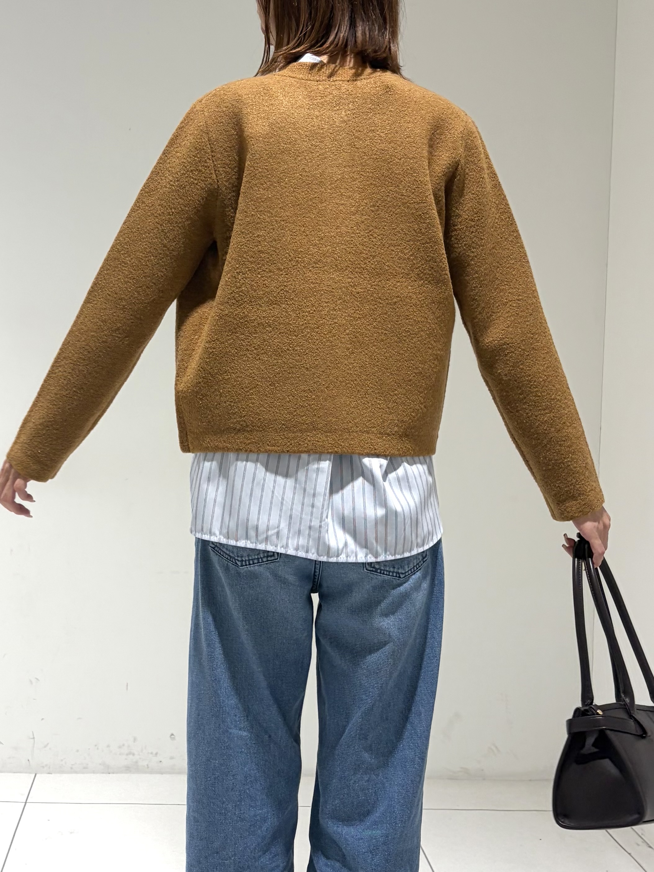 shioriさんの「INDIVI｜【軽やか】ブークレニットジャケット」を使ったコーディネート