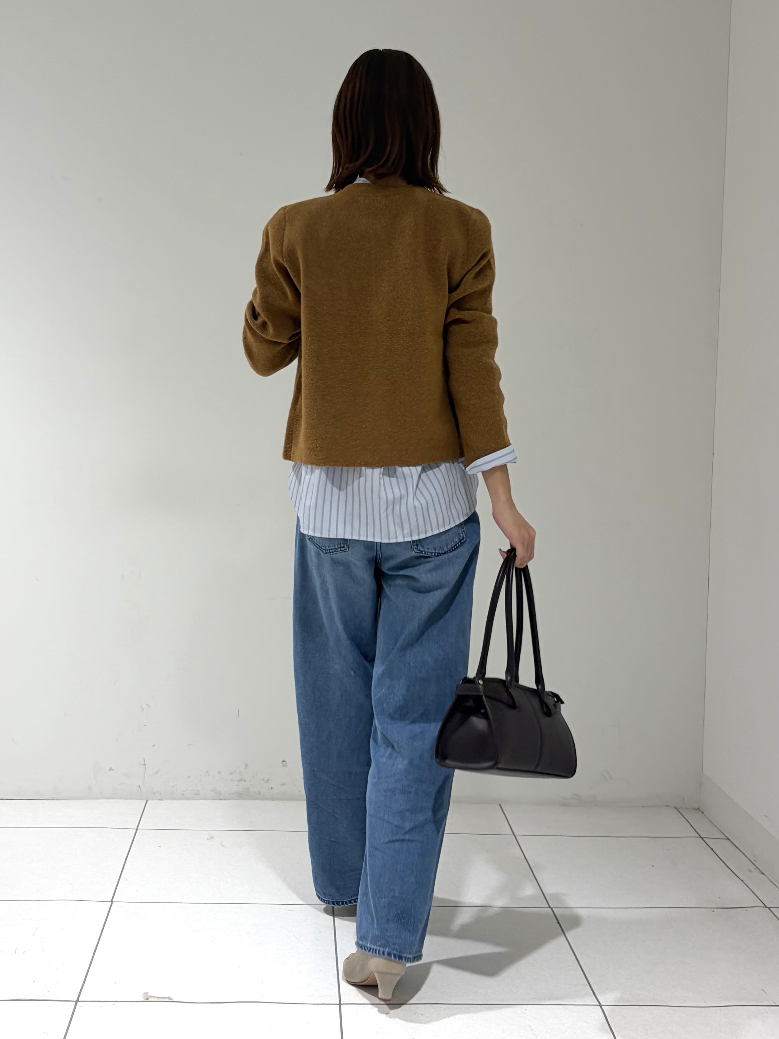 shioriさんの「INDIVI｜【軽やか】ブークレニットジャケット」を使ったコーディネート