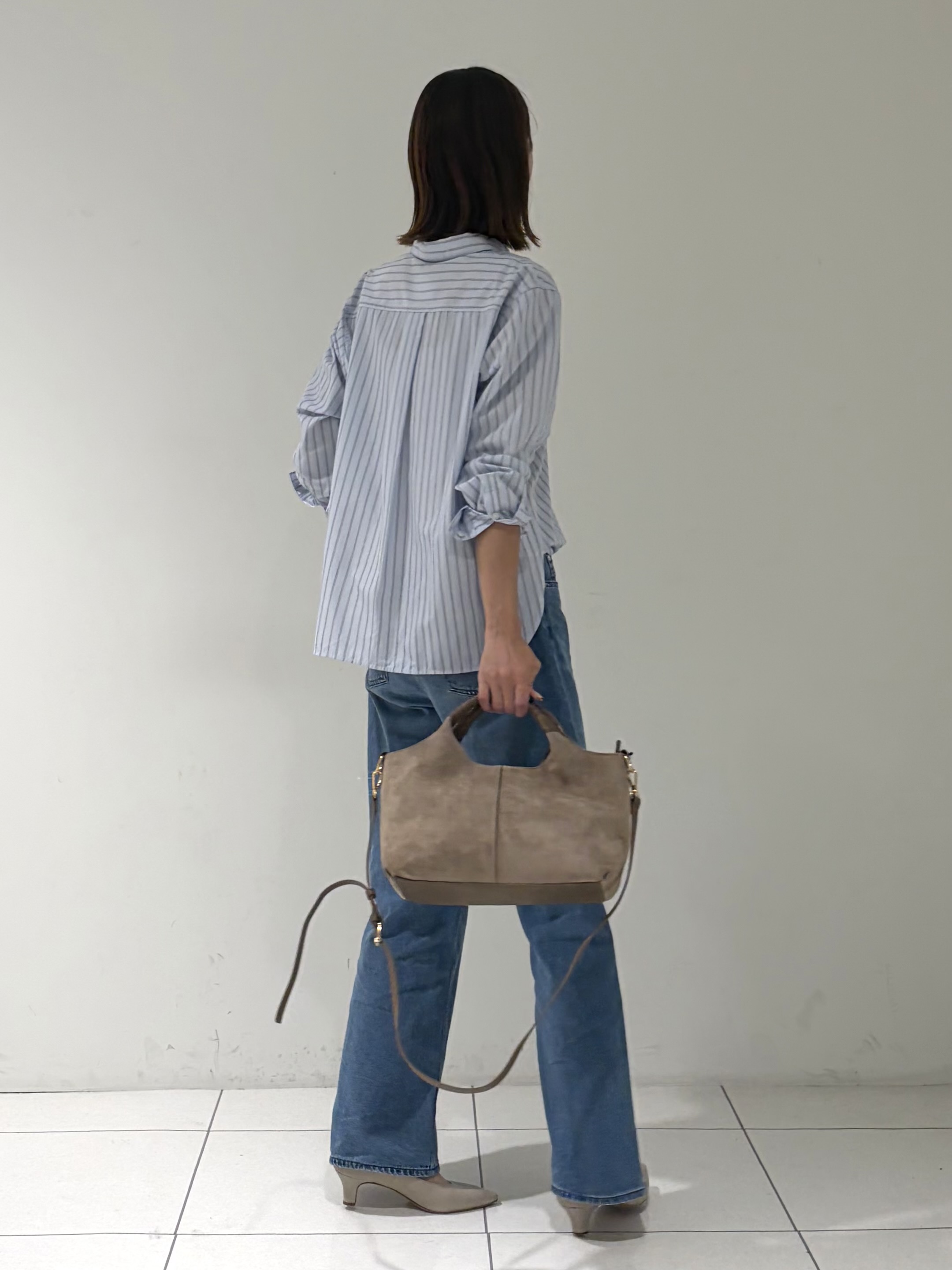 shioriさんの「INDIVI｜【新作登場！】美脚ワイドデニム」を使ったコーディネート