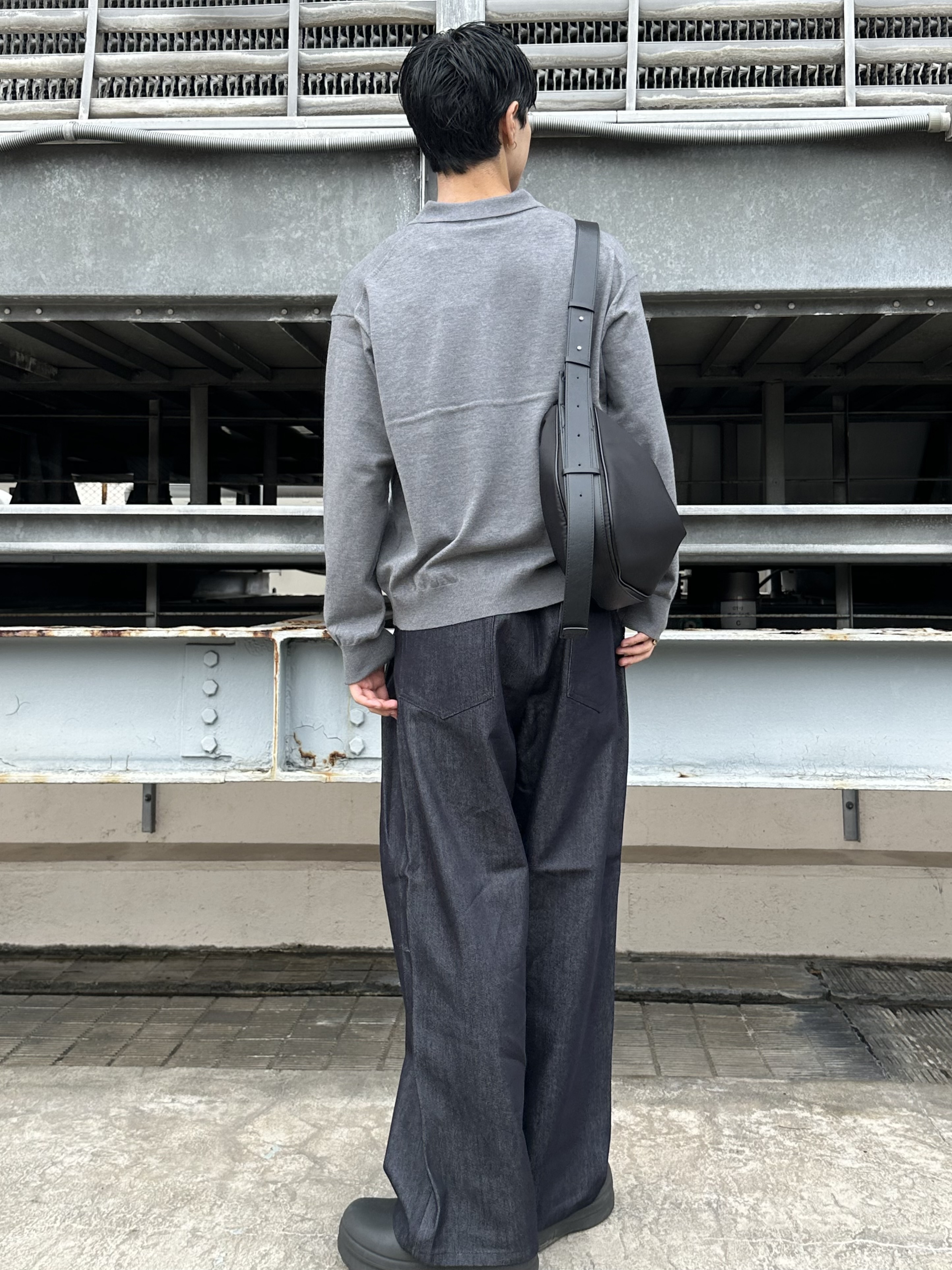 KOHEIさんの「tk.TAKEO KIKUCHI｜【色褪せしにくいデニム】Comfy Fadeless Denim Seriesワイドストレートデニム」を使ったコーディネート