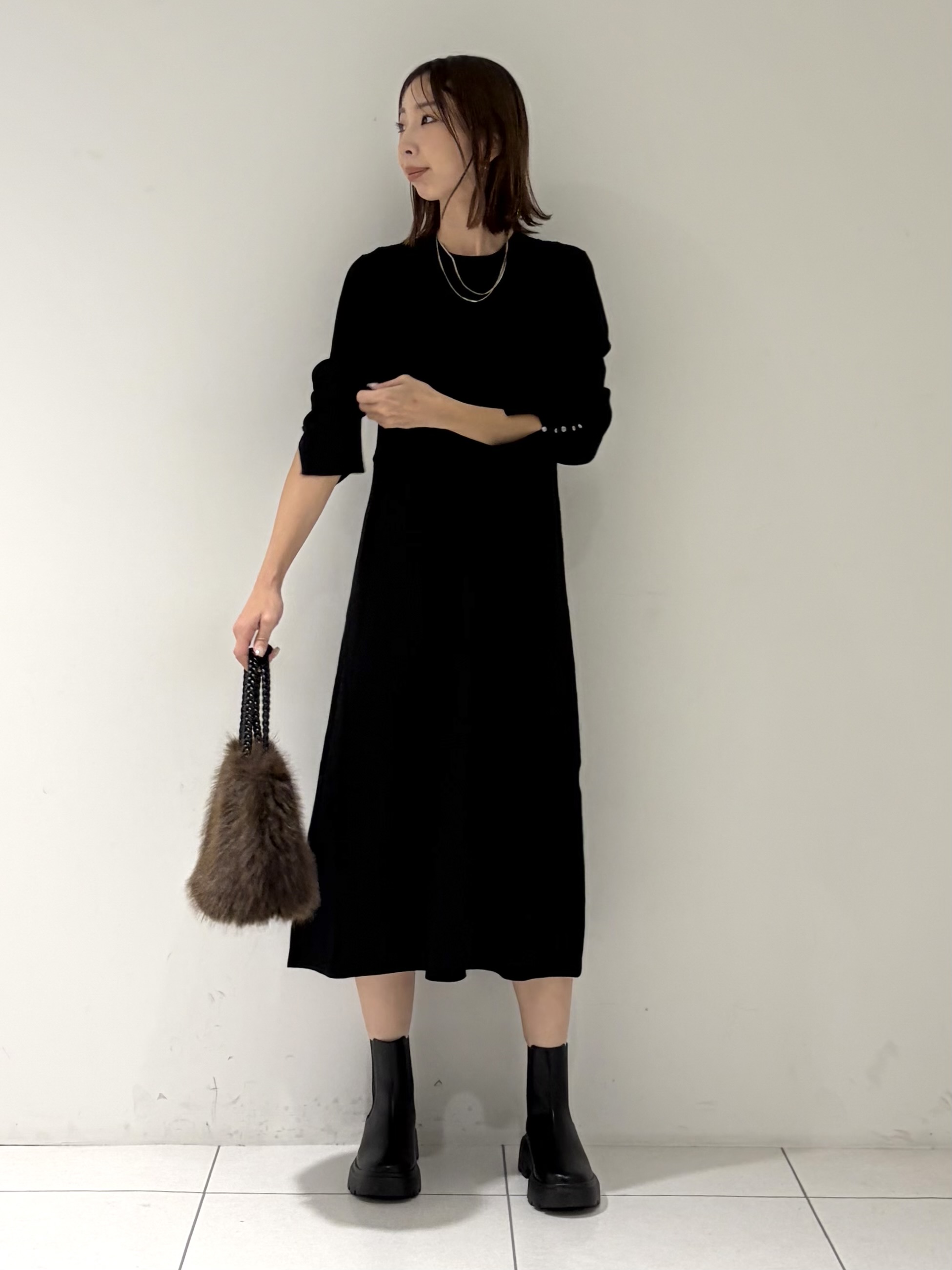 shioriさんの「INDIVI｜【一着でコーデ完成！】ニットコンビ 美スタイルワンピース」を使ったコーディネート