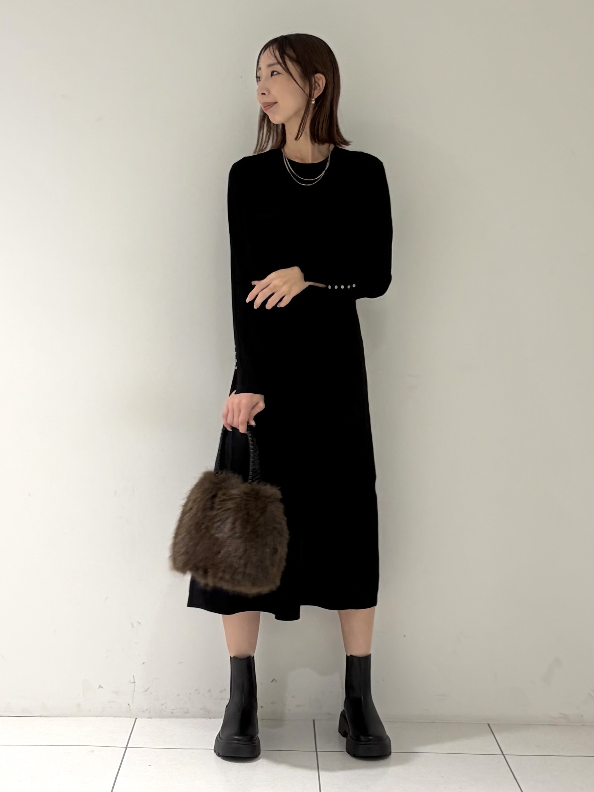 shioriさんの「INDIVI｜【一着でコーデ完成！】ニットコンビ 美スタイルワンピース」を使ったコーディネート