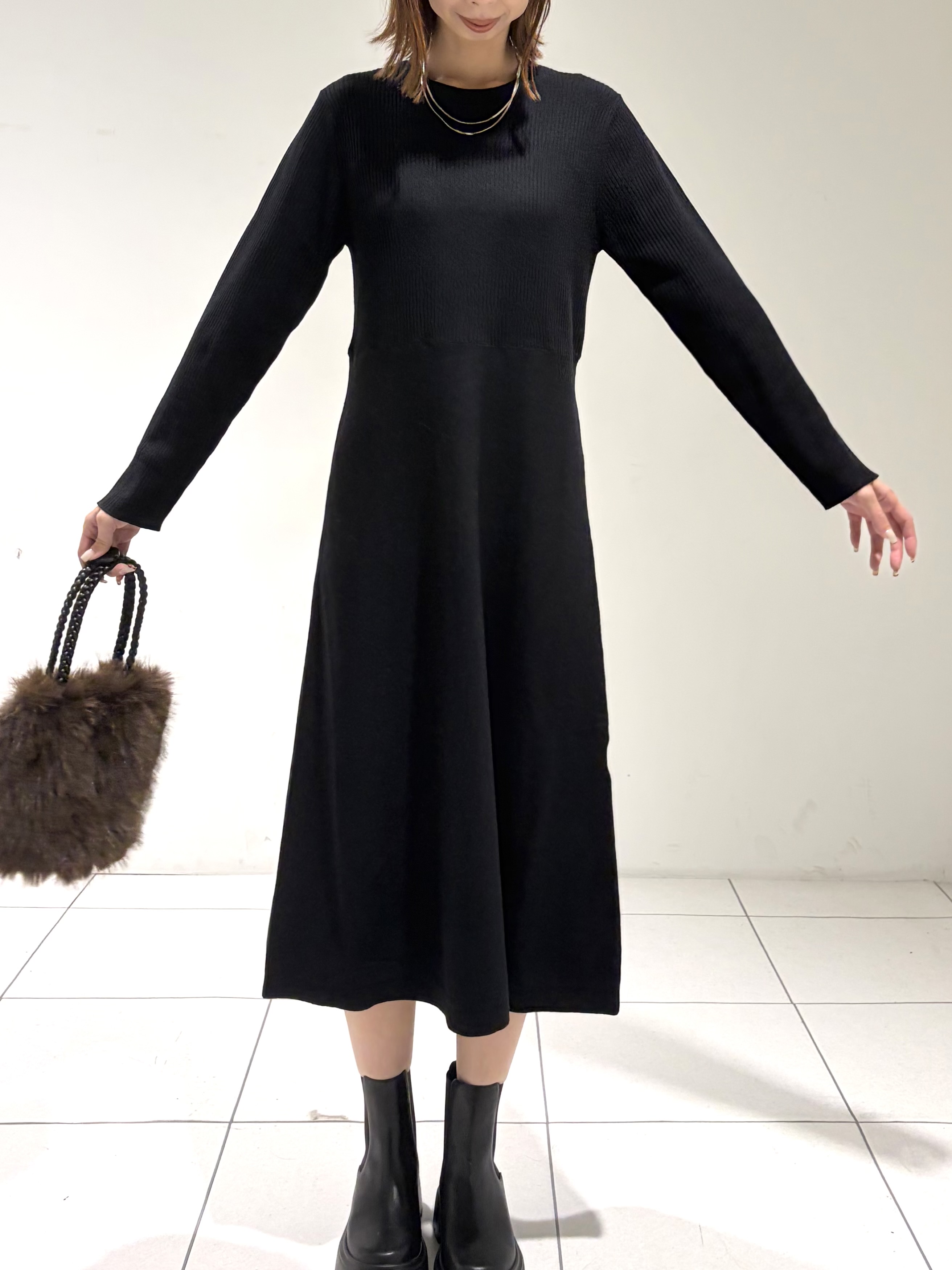 shioriさんの「INDIVI｜【一着でコーデ完成！】ニットコンビ 美スタイルワンピース」を使ったコーディネート