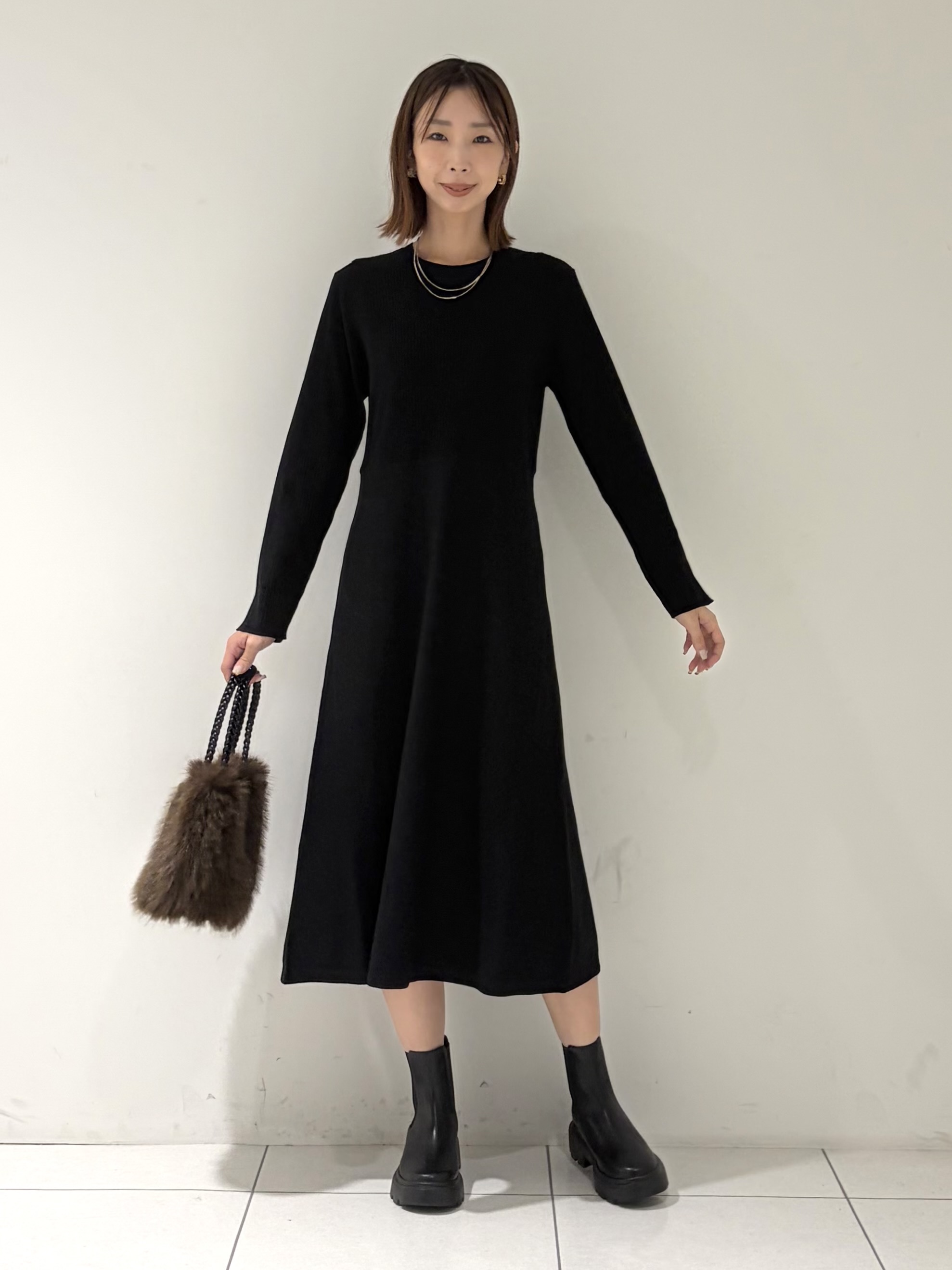 shioriさんの「INDIVI｜【一着でコーデ完成！】ニットコンビ 美スタイルワンピース」を使ったコーディネート
