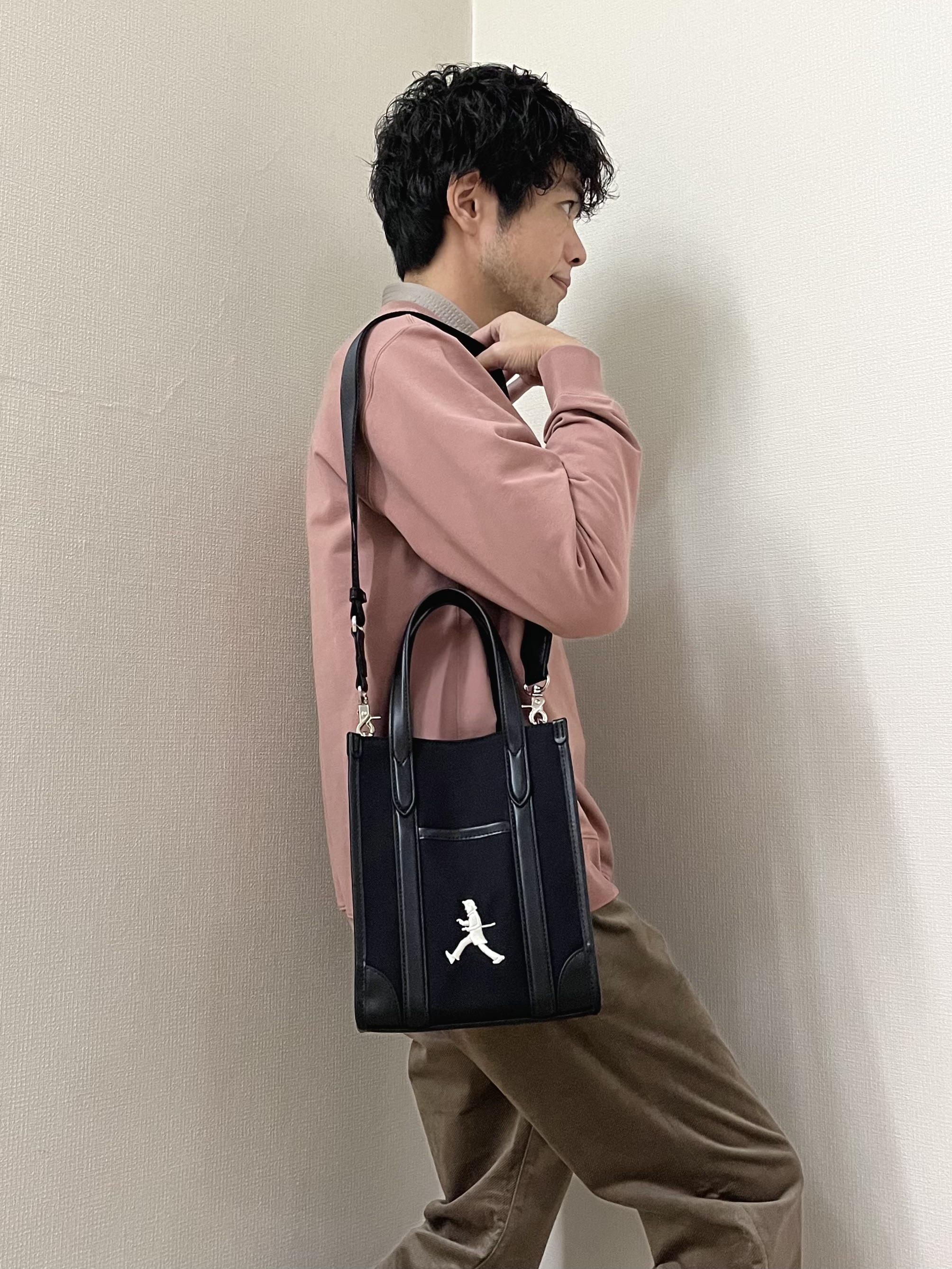 URAさんの「TAKEO KIKUCHI｜ワンポイント刺繍 ミニ裏毛 プルオーバージャージ」を使ったコーディネート