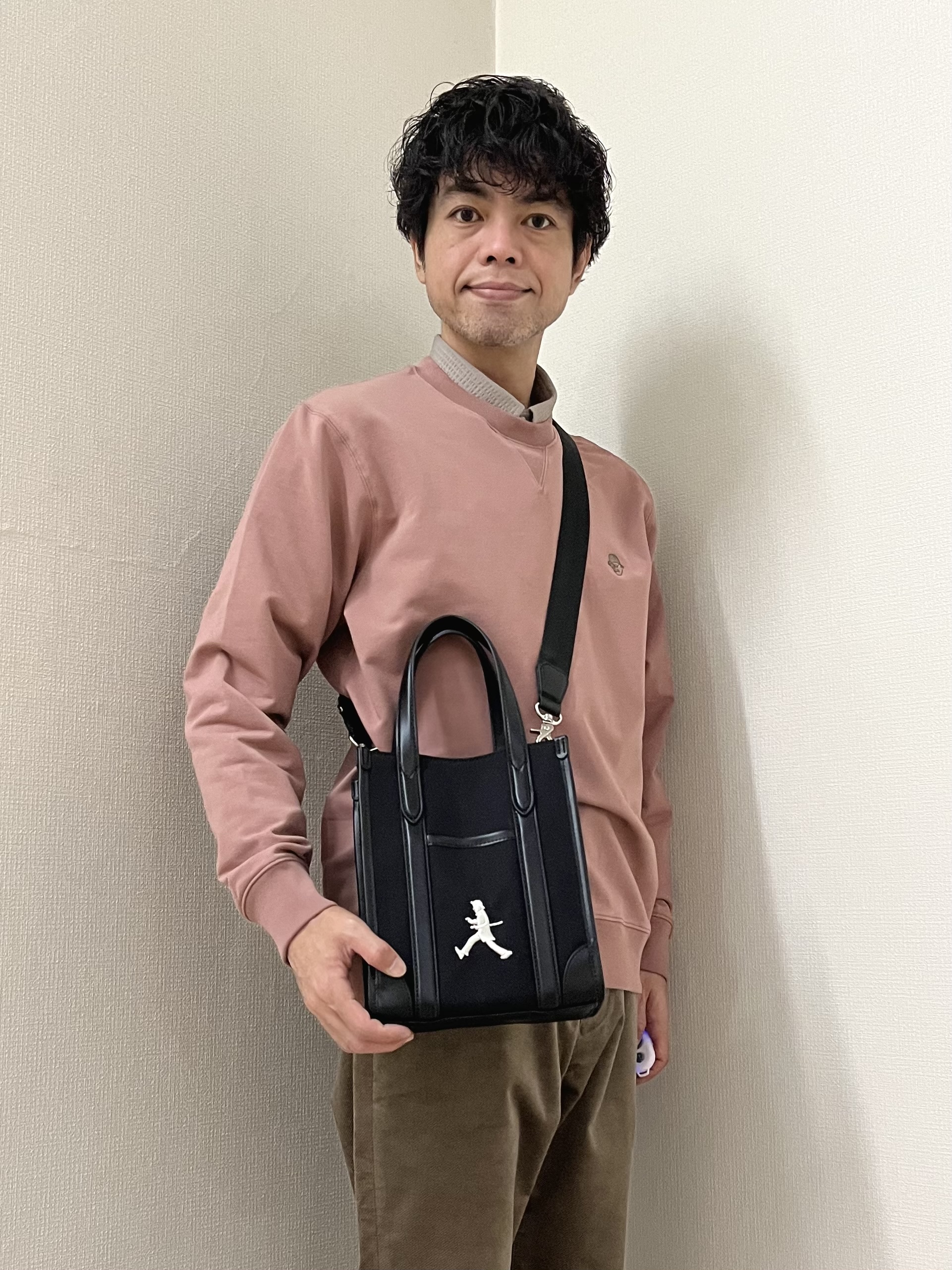 URAさんの「TAKEO KIKUCHI｜ワンポイント刺繍 ミニ裏毛 プルオーバージャージ」を使ったコーディネート
