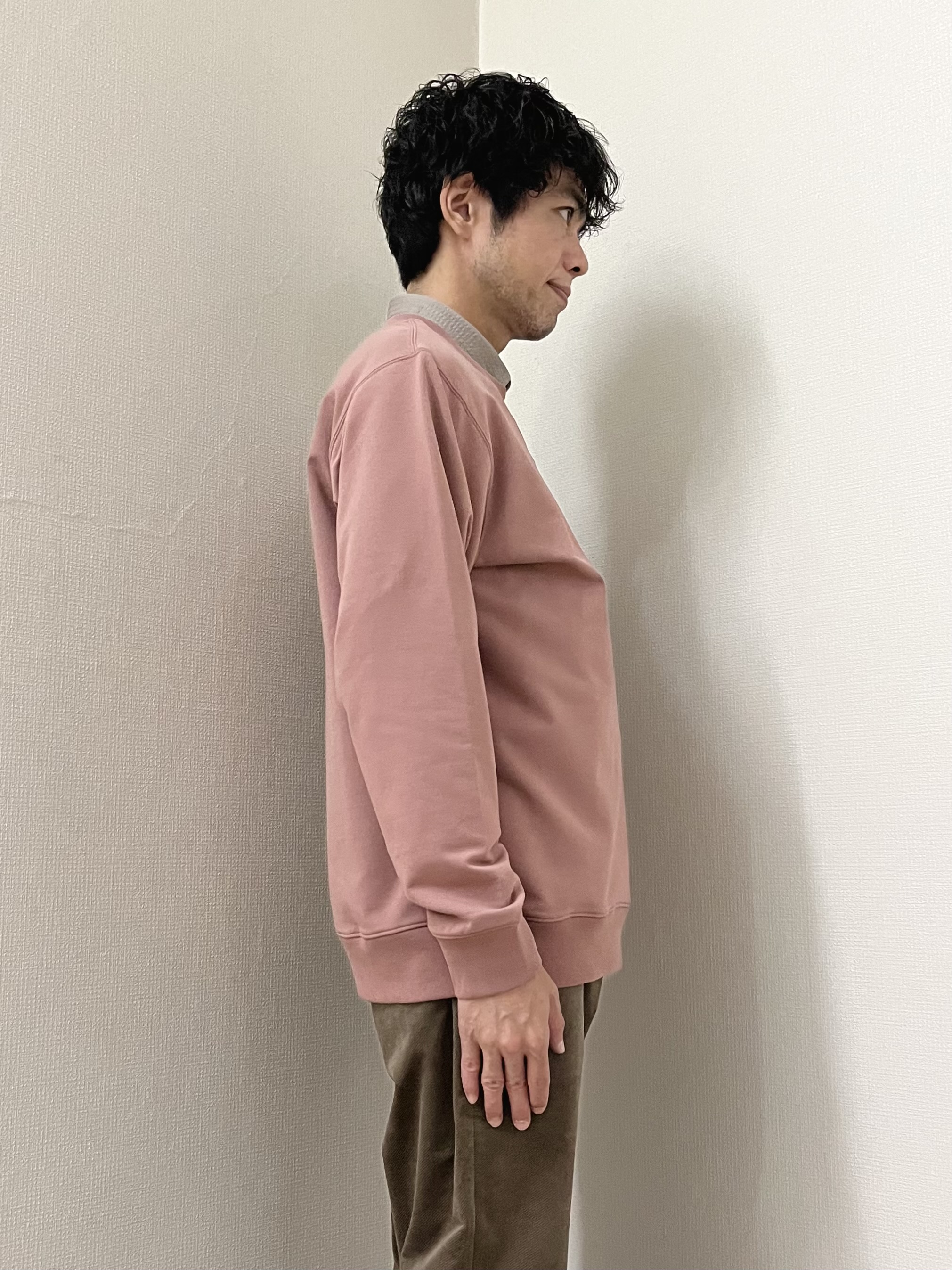 URAさんの「TAKEO KIKUCHI｜ワンポイント刺繍 ミニ裏毛 プルオーバージャージ」を使ったコーディネート