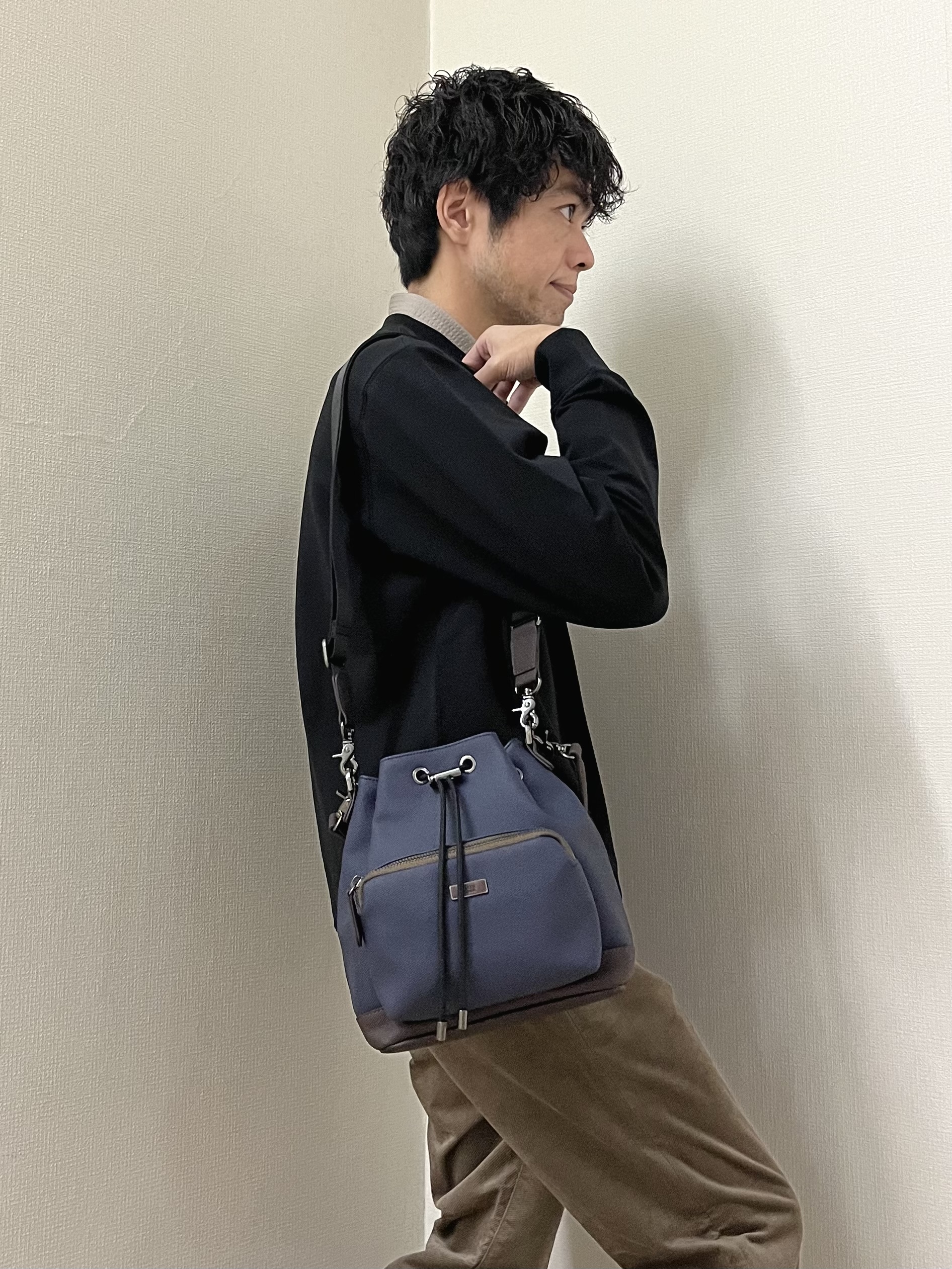 URAさんの「TAKEO KIKUCHI｜ワンポイント刺繍 ミニ裏毛 プルオーバージャージ」を使ったコーディネート