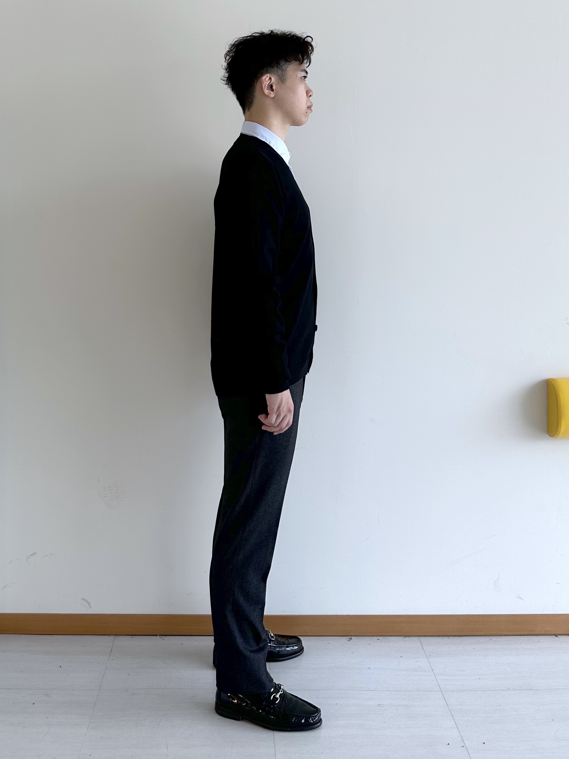 イッシーさんの「TAKEO KIKUCHI｜アンチピリング ニット カーディガン」を使ったコーディネート