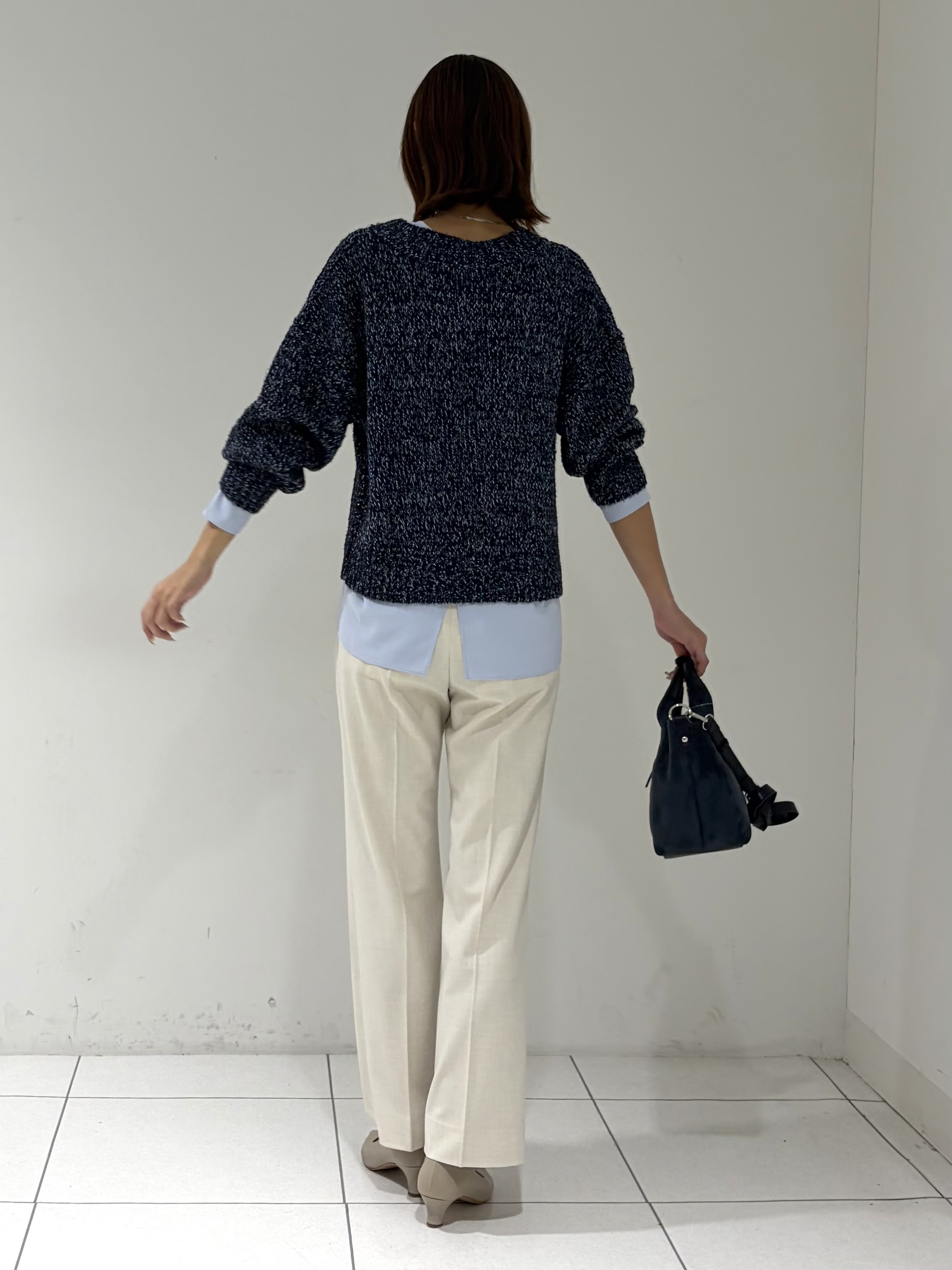 shioriさんの「INDIVI｜【コットン混／ミックスカラー】カールヤーン パフスリーブニット」を使ったコーディネート