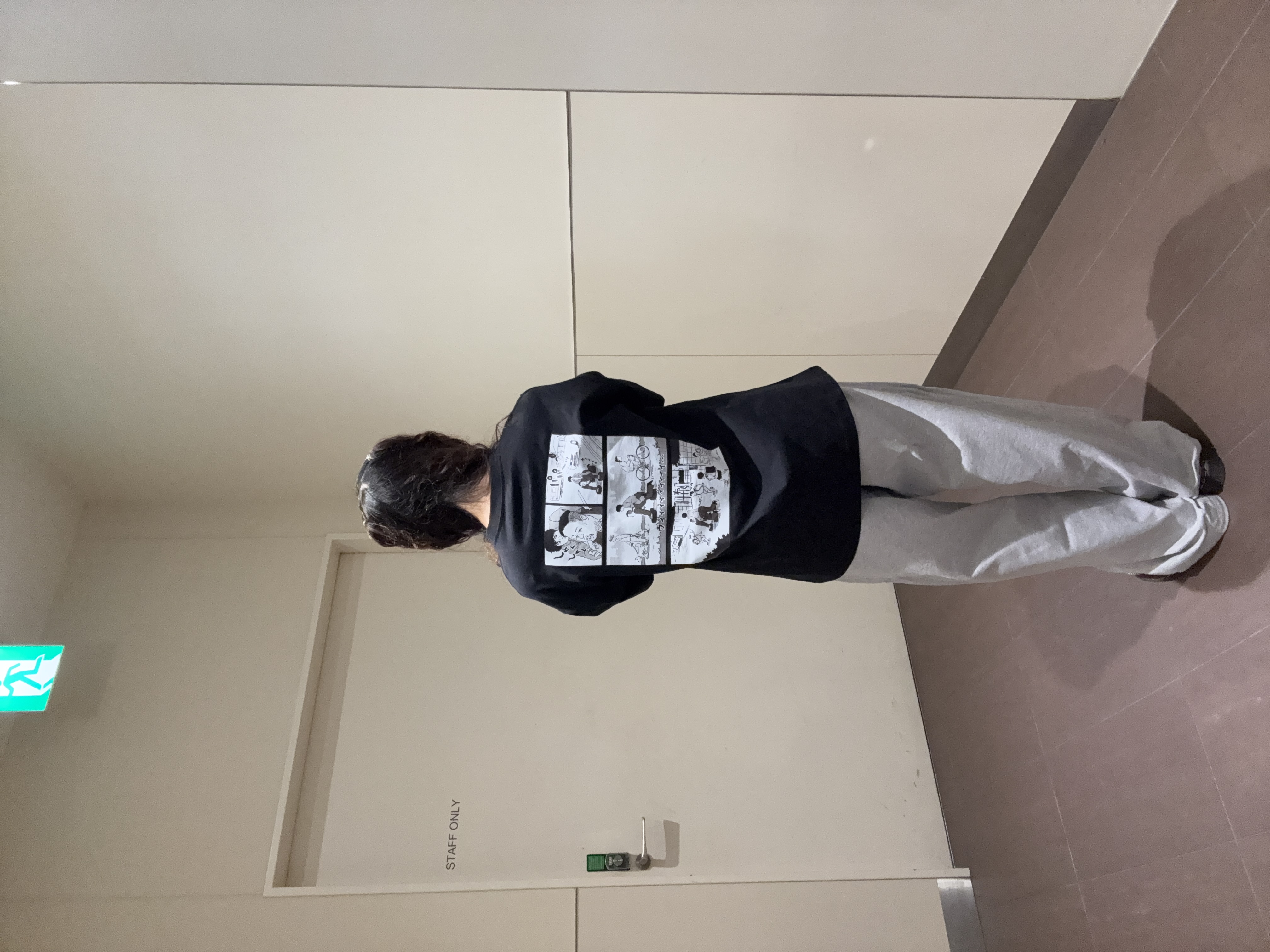 安本有里さんの「tk.TAKEO KIKUCHI｜【エバース&times;tk．TAKEO KIKUCHI】コラボレーションTシャツ　SCENE２」を使ったコーディネート