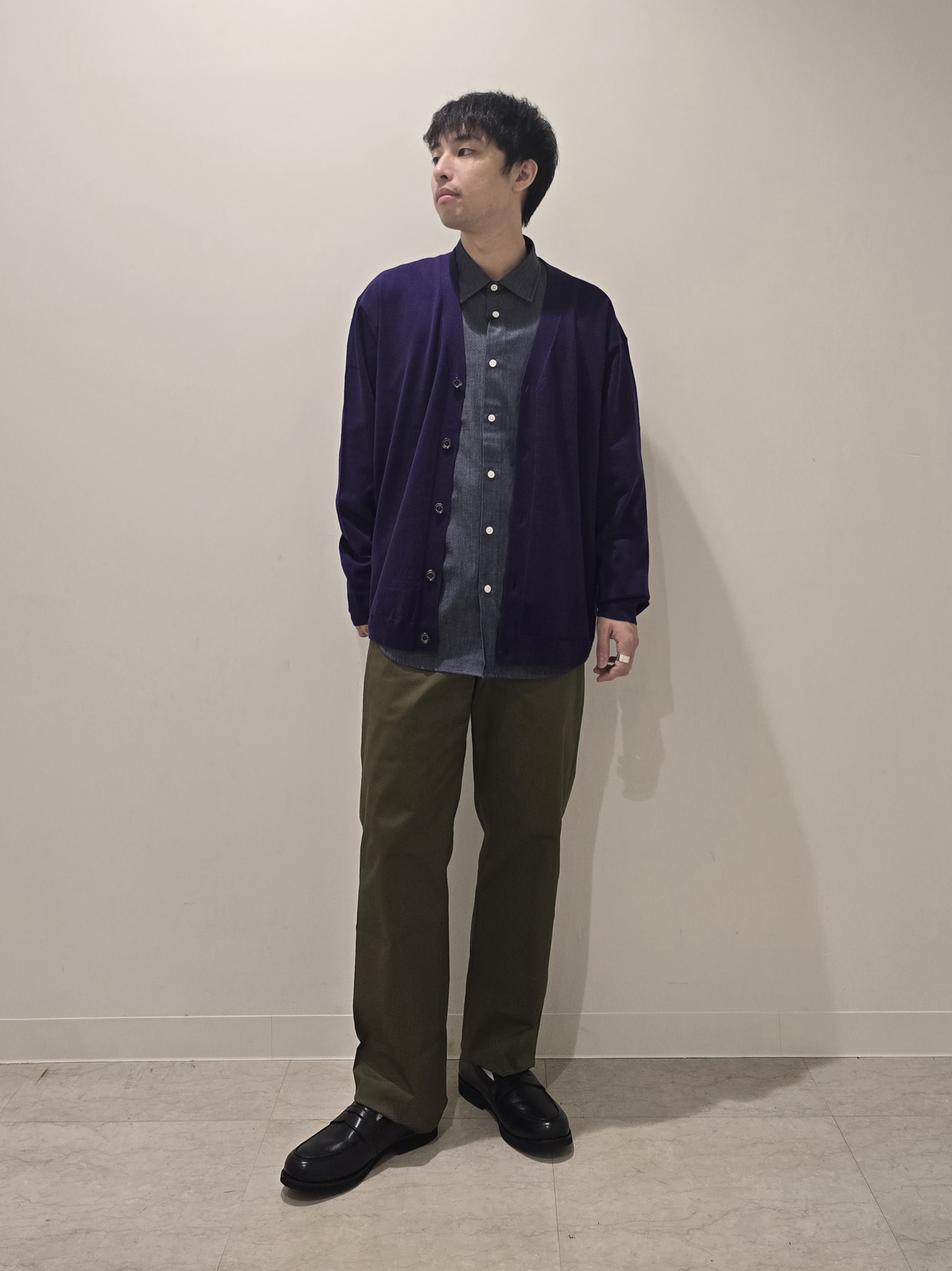 白木駆さんの「TAKEO KIKUCHI｜【日本製/Sサイズ～】リラックスフィットシャツ」を使ったコーディネート
