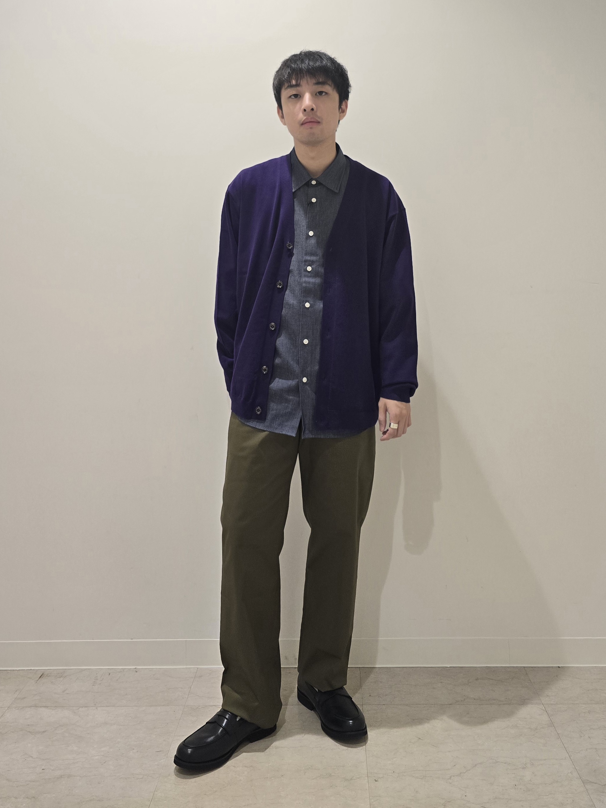 白木駆さんの「TAKEO KIKUCHI｜【日本製/Sサイズ～】リラックスフィットシャツ」を使ったコーディネート