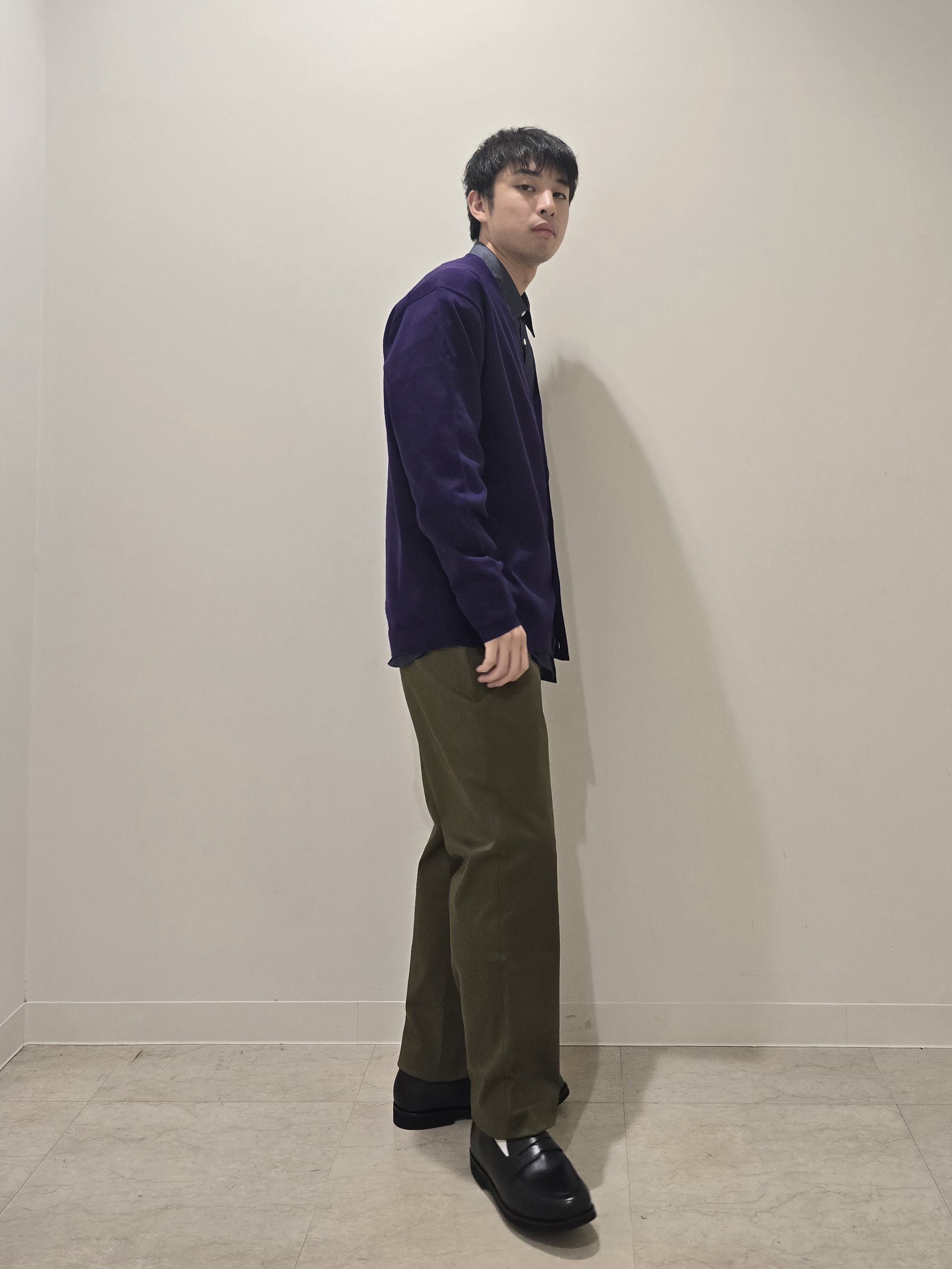 白木駆さんの「TAKEO KIKUCHI｜【日本製/Sサイズ～】リラックスフィットシャツ」を使ったコーディネート