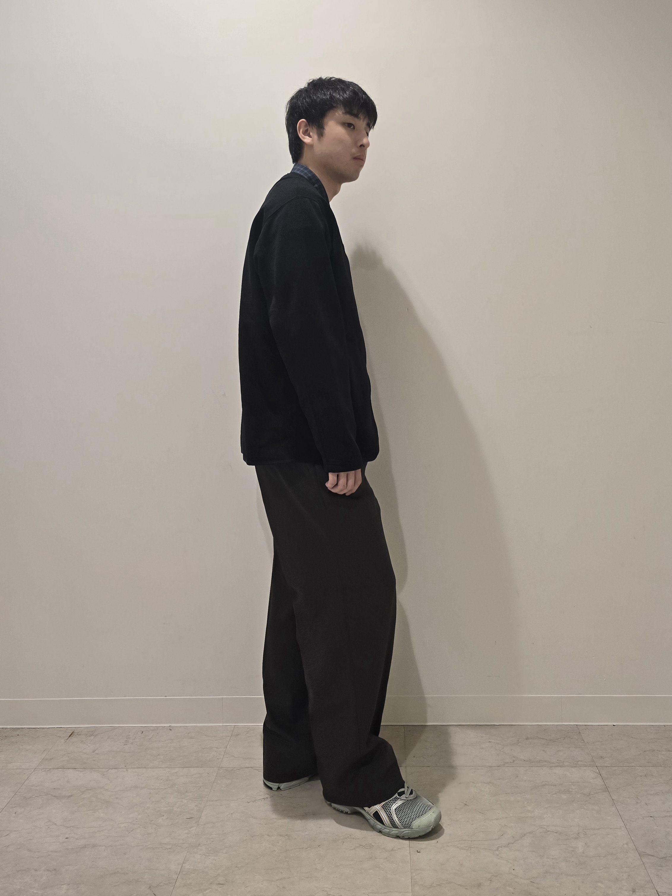 白木駆さんの「TAKEO KIKUCHI｜コーデュロイフリース ブルゾン」を使ったコーディネート