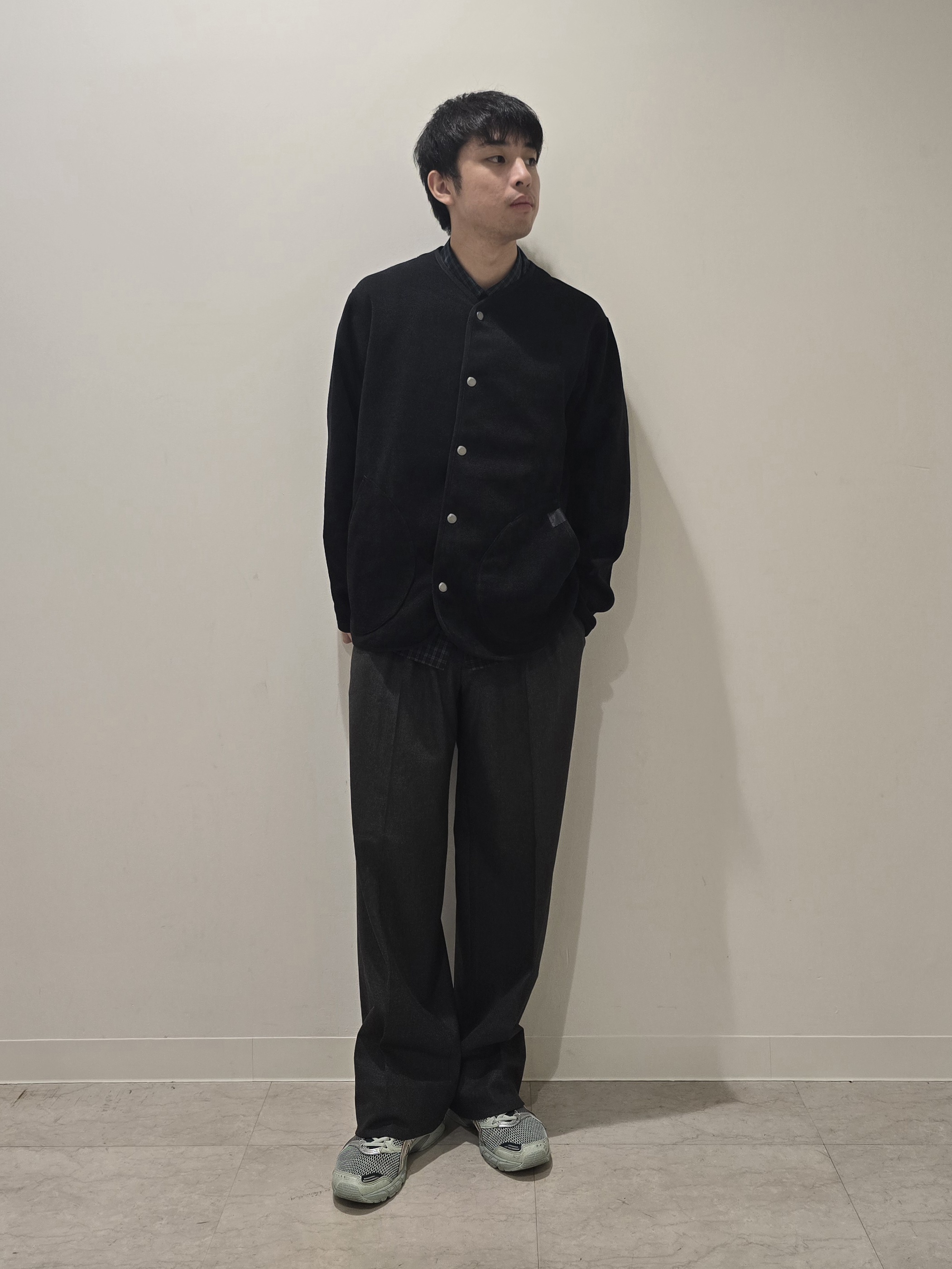 白木駆さんの「TAKEO KIKUCHI｜コーデュロイフリース ブルゾン」を使ったコーディネート