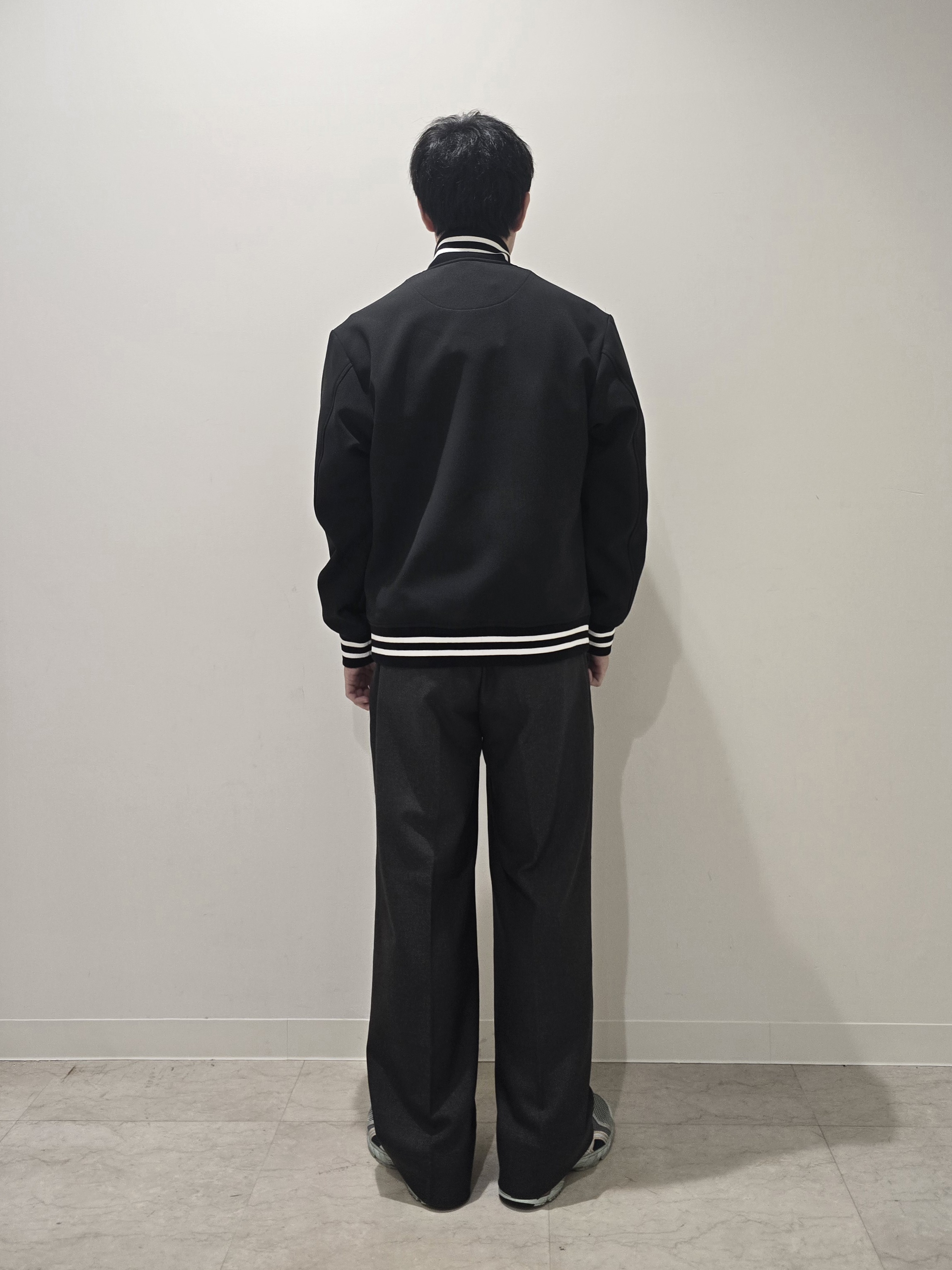 白木駆さんの「TAKEO KIKUCHI｜【BOWLER HAT LABEL】ダウンファブリック トラックジャケット」を使ったコーディネート