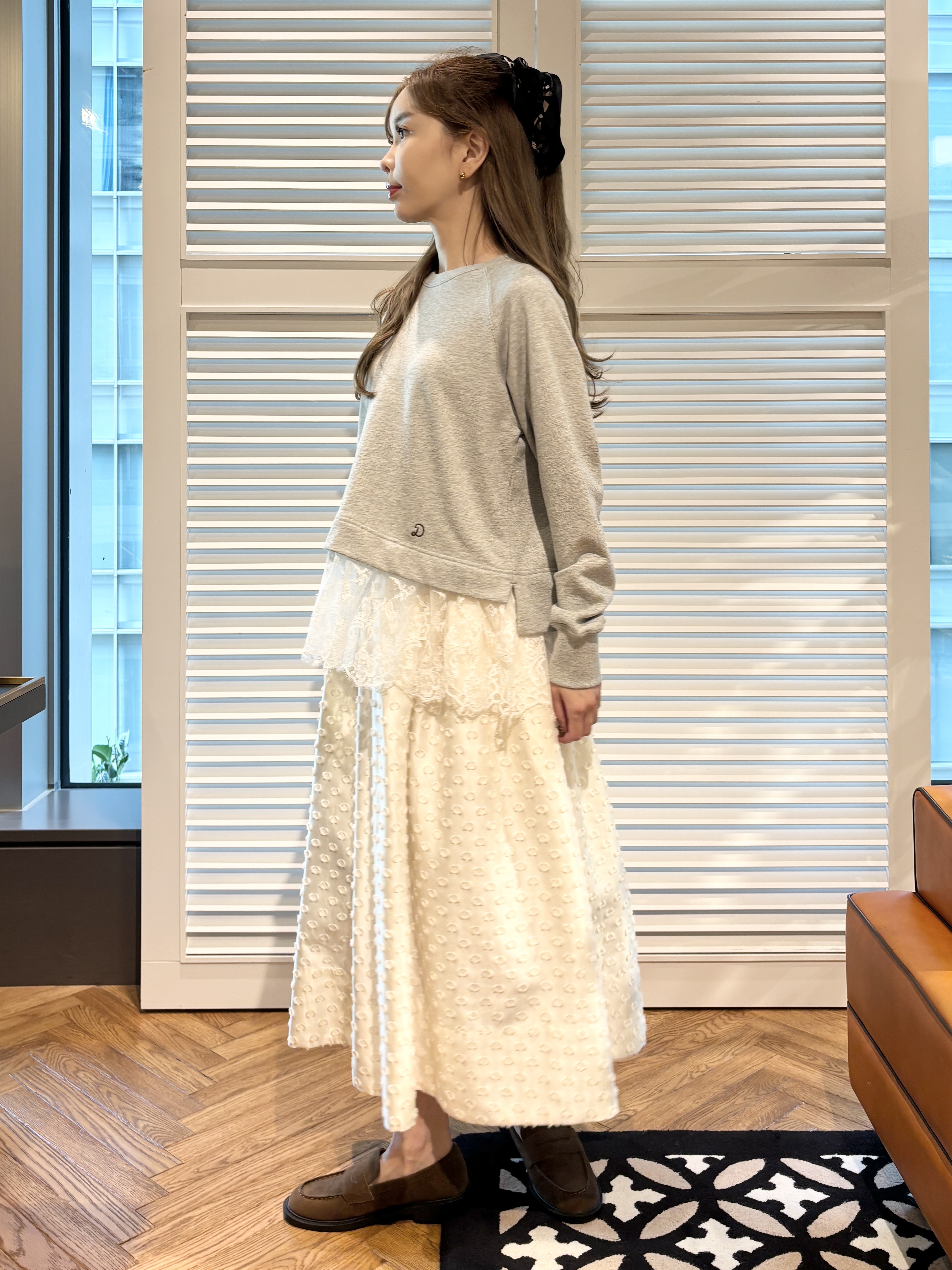清水夏姫さんの「DRESSTERIOR｜カットジャガードボリュームスカート」を使ったコーディネート