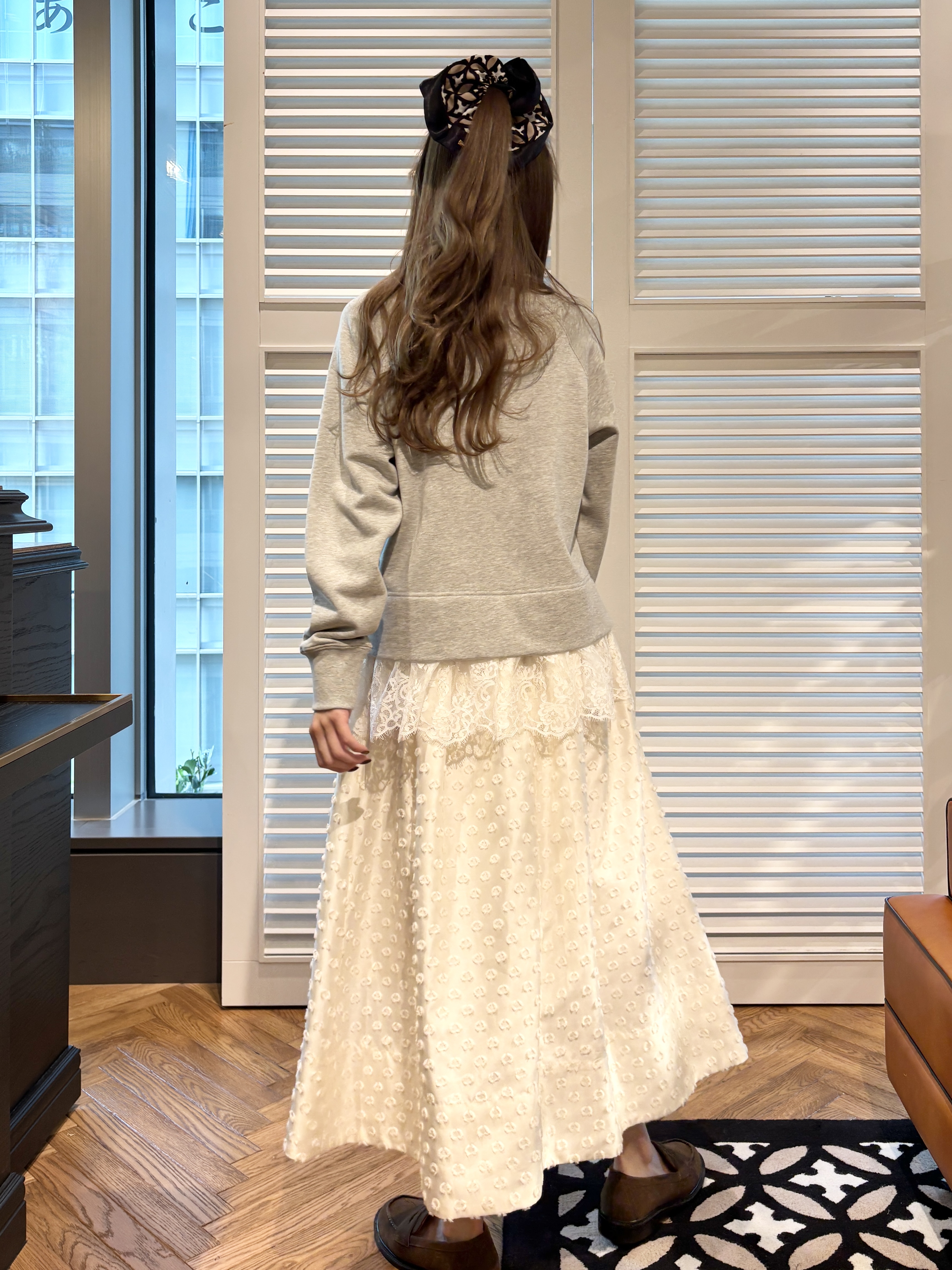 清水夏姫さんの「DRESSTERIOR｜カットジャガードボリュームスカート」を使ったコーディネート