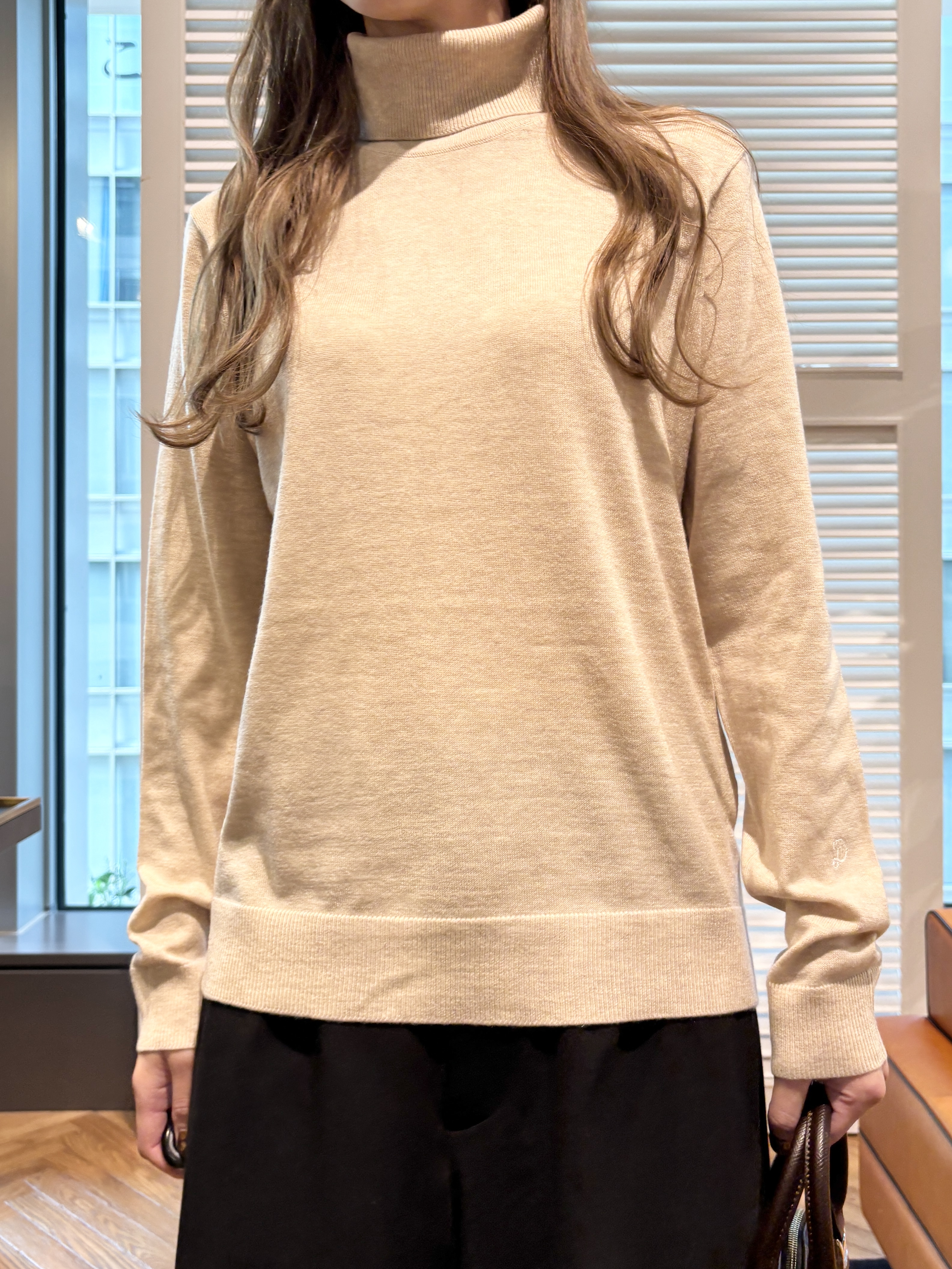 清水夏姫さんの「DRESSTERIOR｜サスティナブルタートルニット」を使ったコーディネート