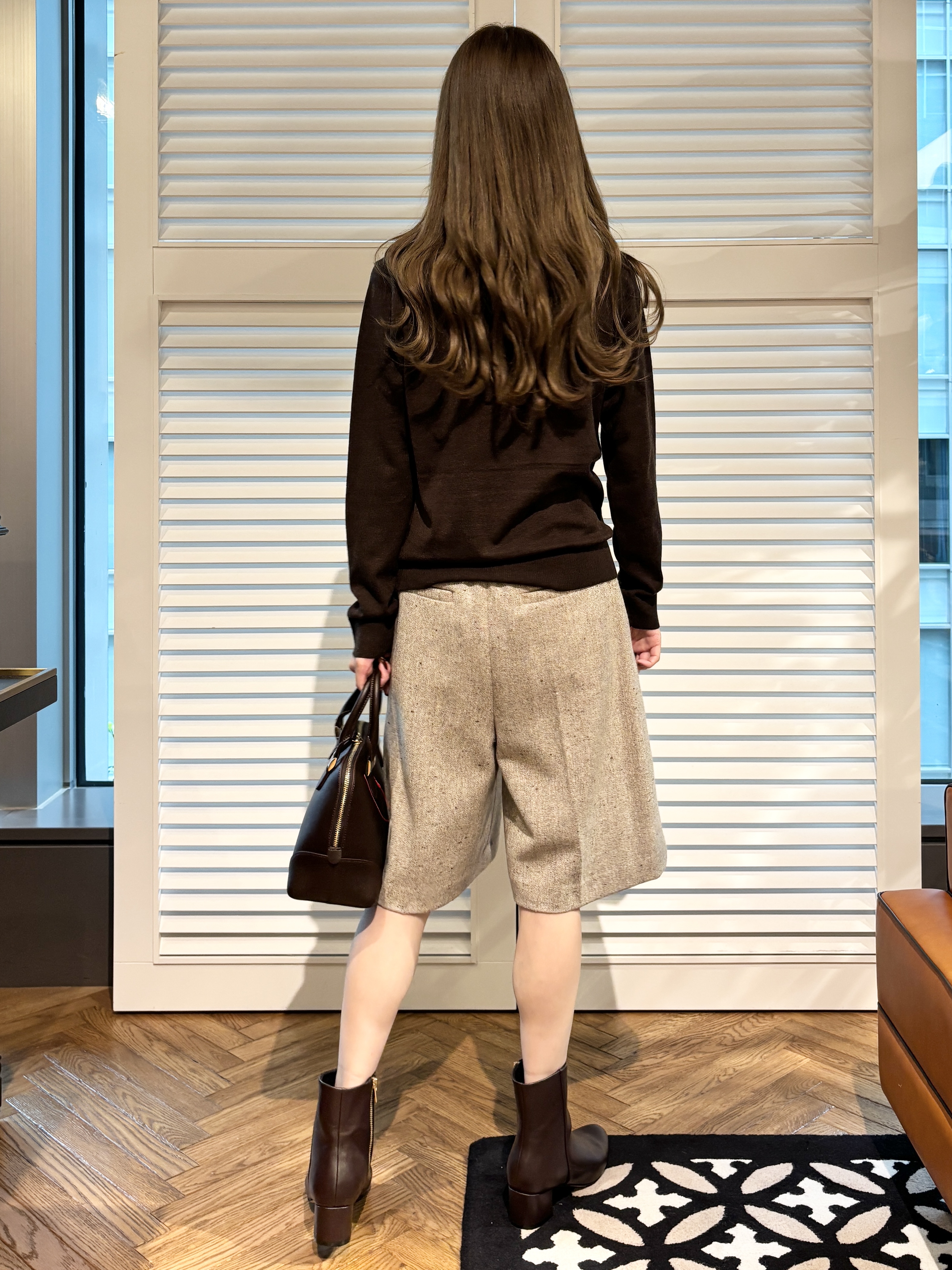 清水夏姫さんの「DRESSTERIOR｜ブガッティバッグ」を使ったコーディネート