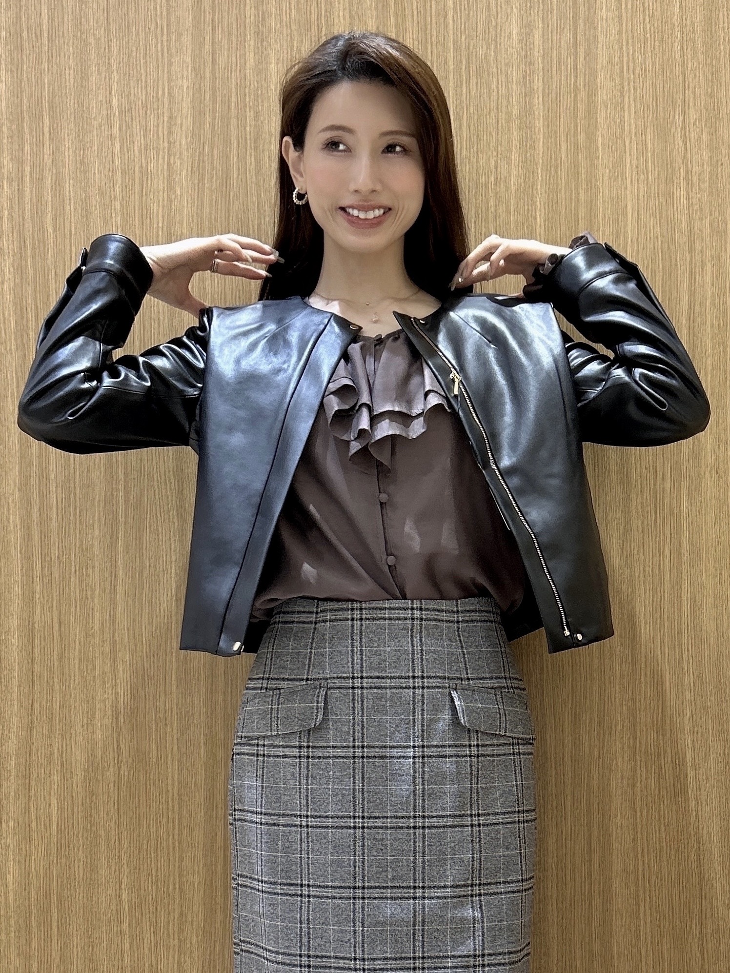 maiさんの「OPAQUE.CLIP｜【洗える】レザー調／スウェード風ノーカラーブルゾン」を使ったコーディネート