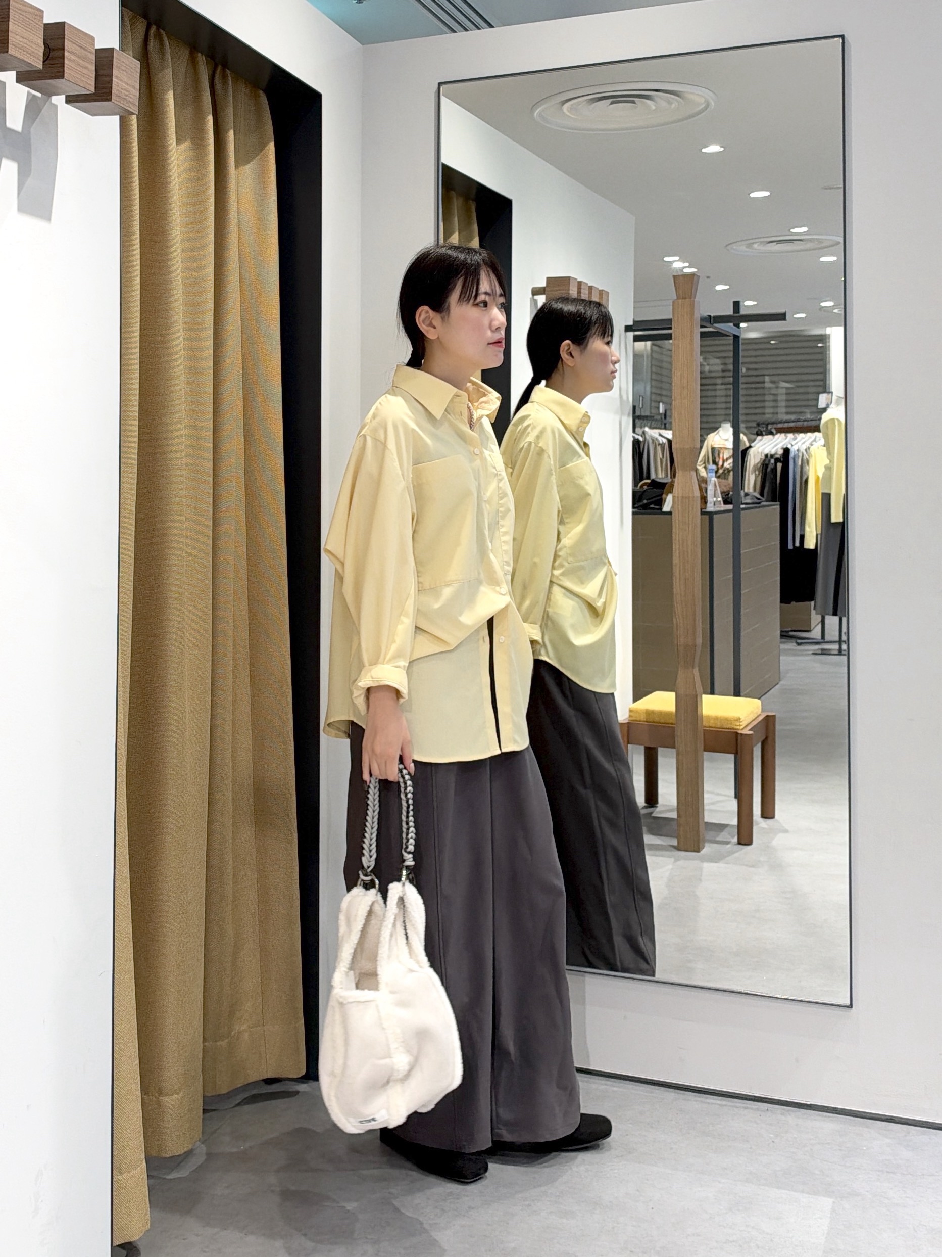 Renoさんの「INDIVI｜タイムレスフォルムシャツ【LIVE紹介／上枝みどりさん着用】」を使ったコーディネート