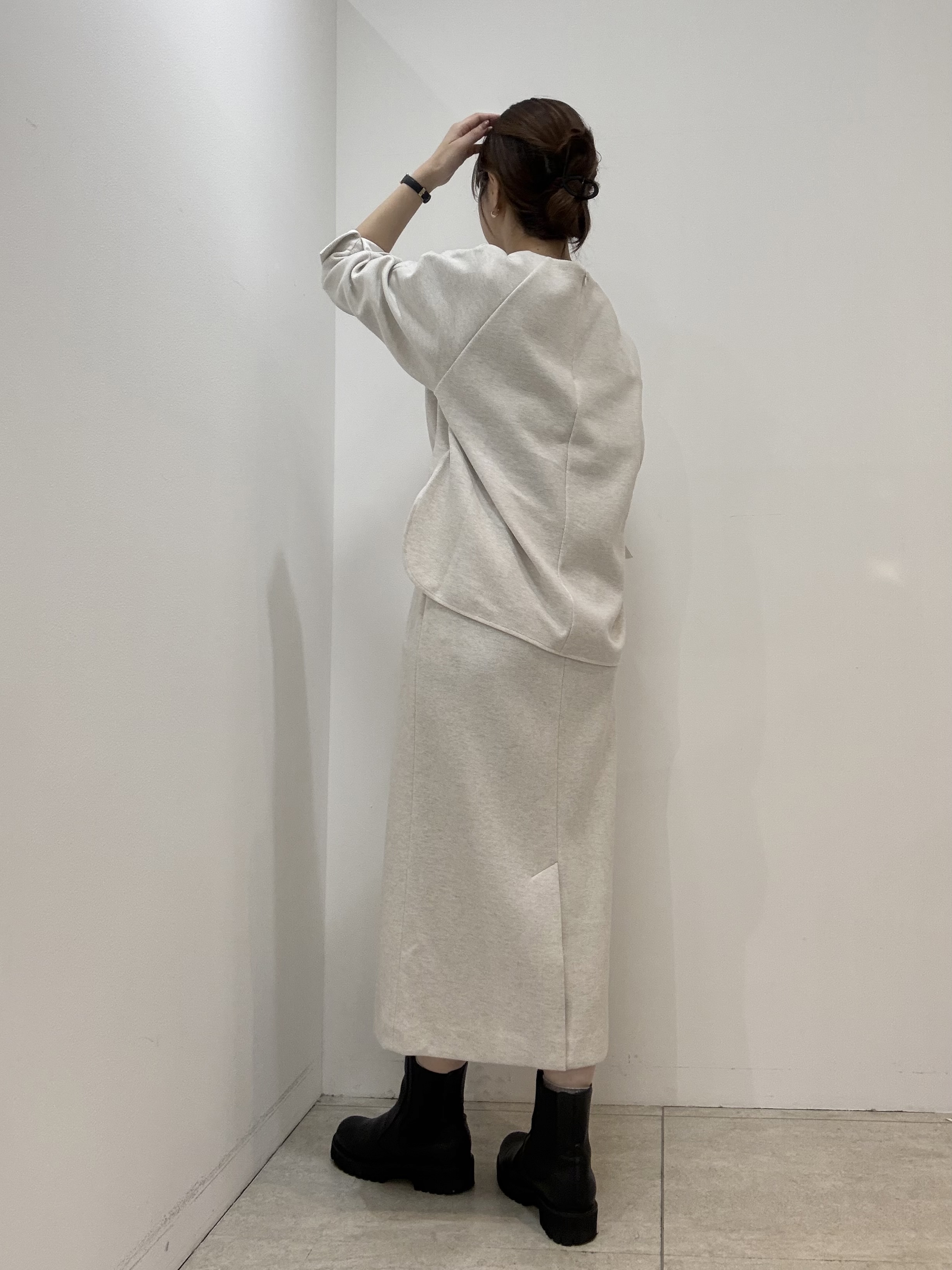 かなえさんの「UNTITLED｜【セットアップ可/スウェットライク】袖口シャツドッキングプルオーバー」を使ったコーディネート