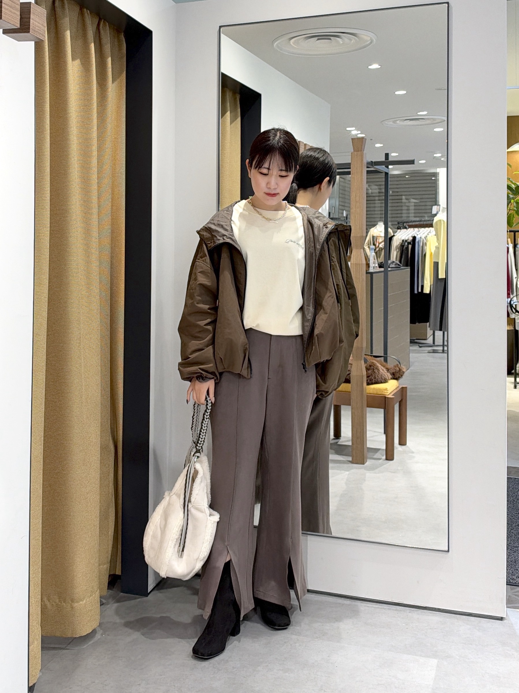 Renoさんの「INDIVI｜ツイルフーディブルゾン」を使ったコーディネート