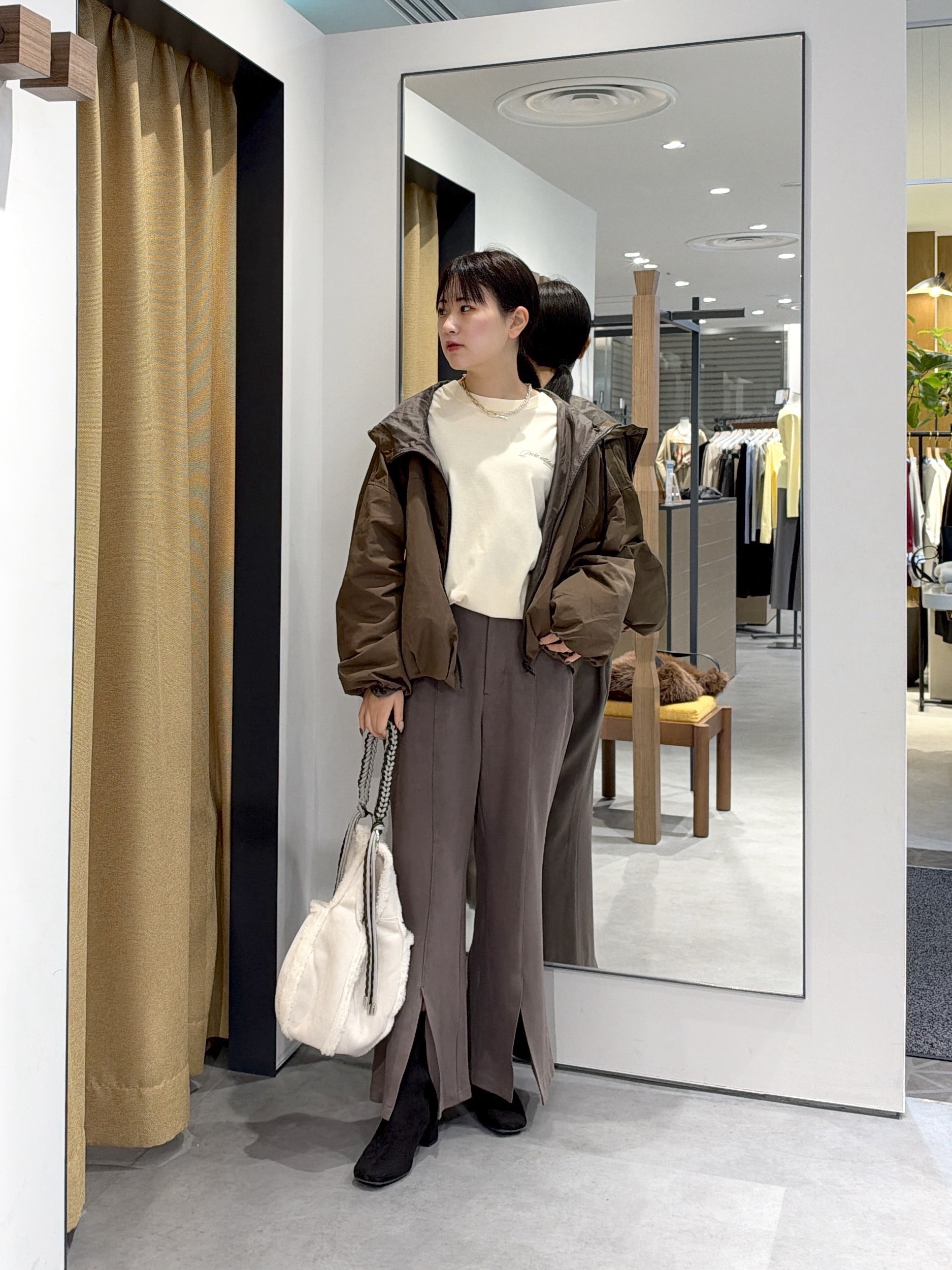 Renoさんの「INDIVI｜ツイルフーディブルゾン」を使ったコーディネート